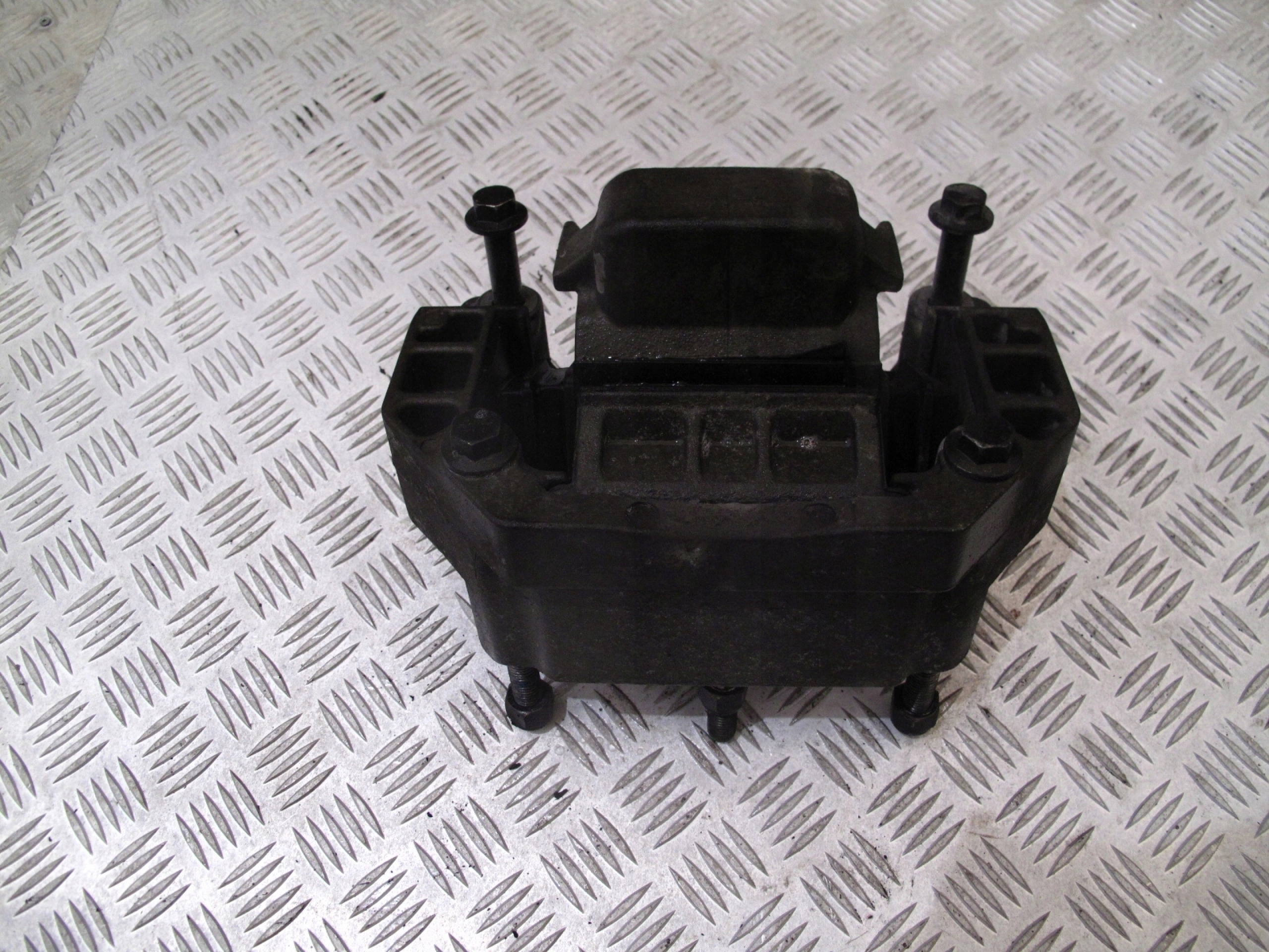 PODUSZKA ŁAPA SKRZYNI BIEGÓW SCANIA R - obrazek 2