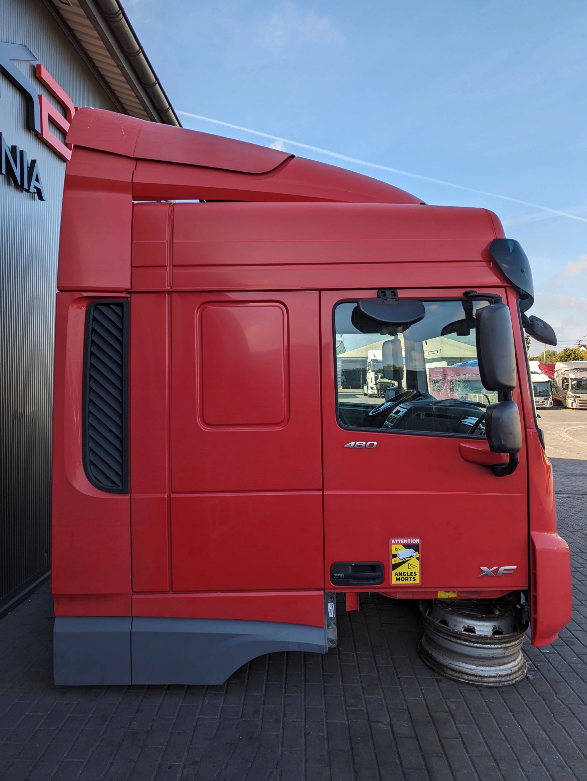 KABINA DAF XF 106 LIFT - obrazek 3