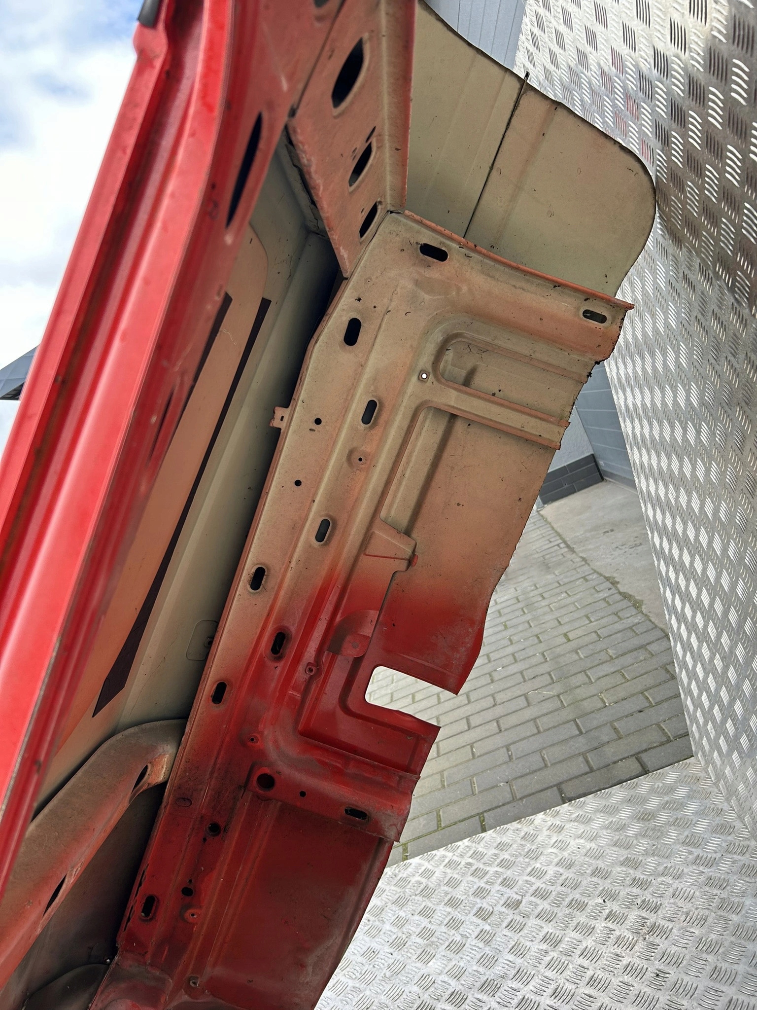 ĆWIARTKA KABINY SCANIA CR19 - obrazek 4