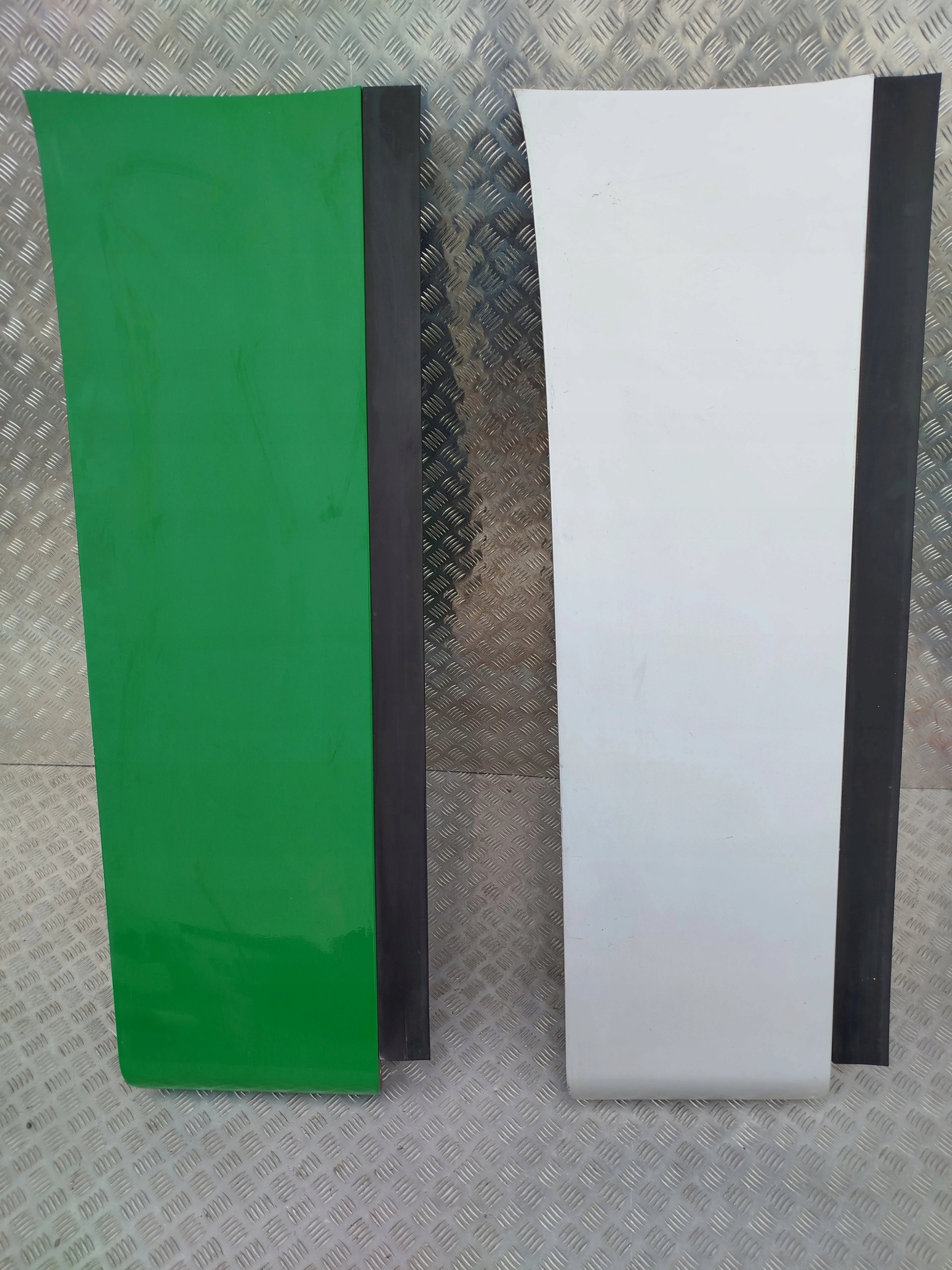 OWIEWKA ZAKABINOWA PIONOWA Z GUMĄ LEWA SCANIA R TOPLINE HIGHLINE