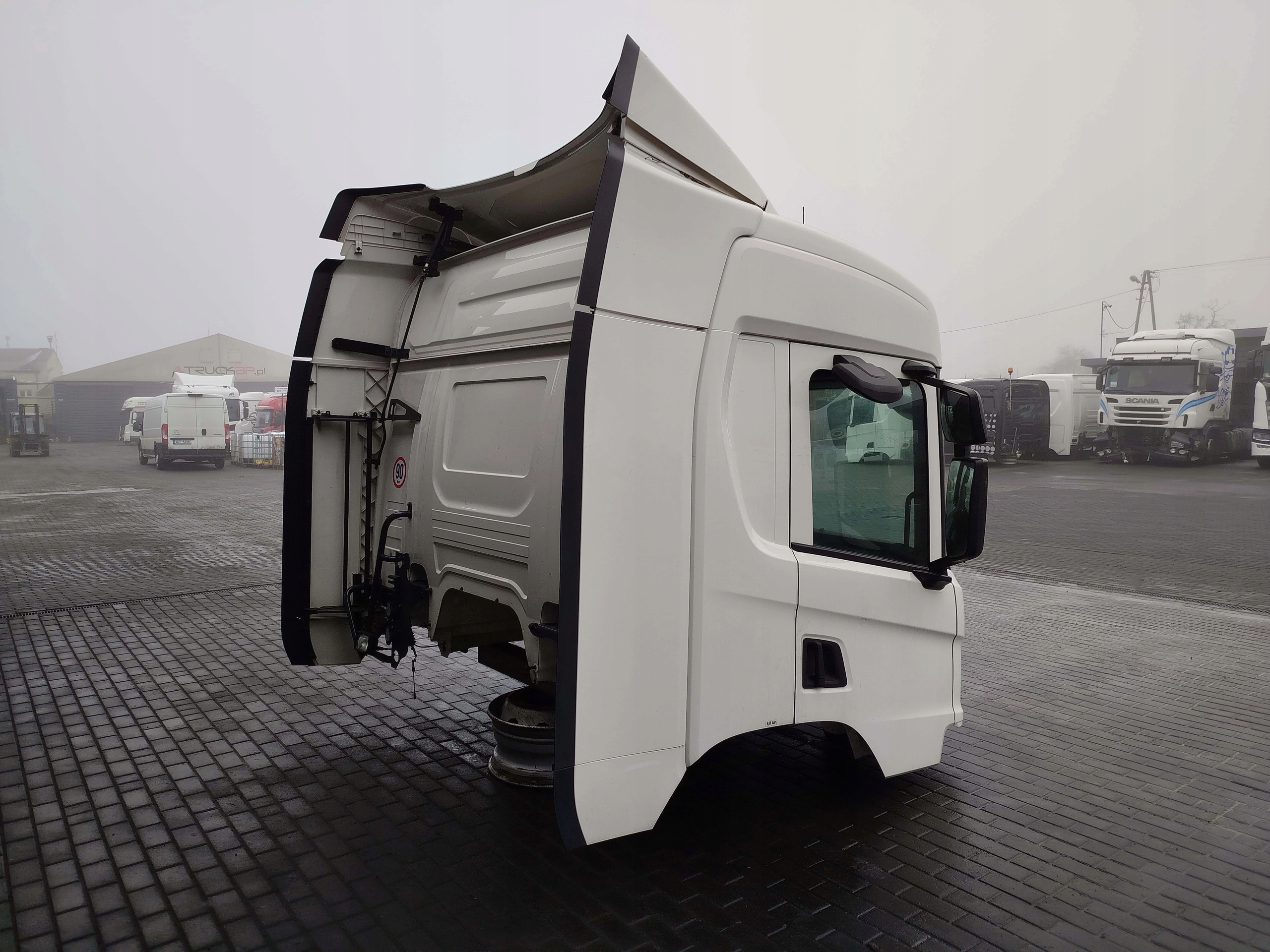 KABINA SCANIA P CP17 NTG - obrazek 4