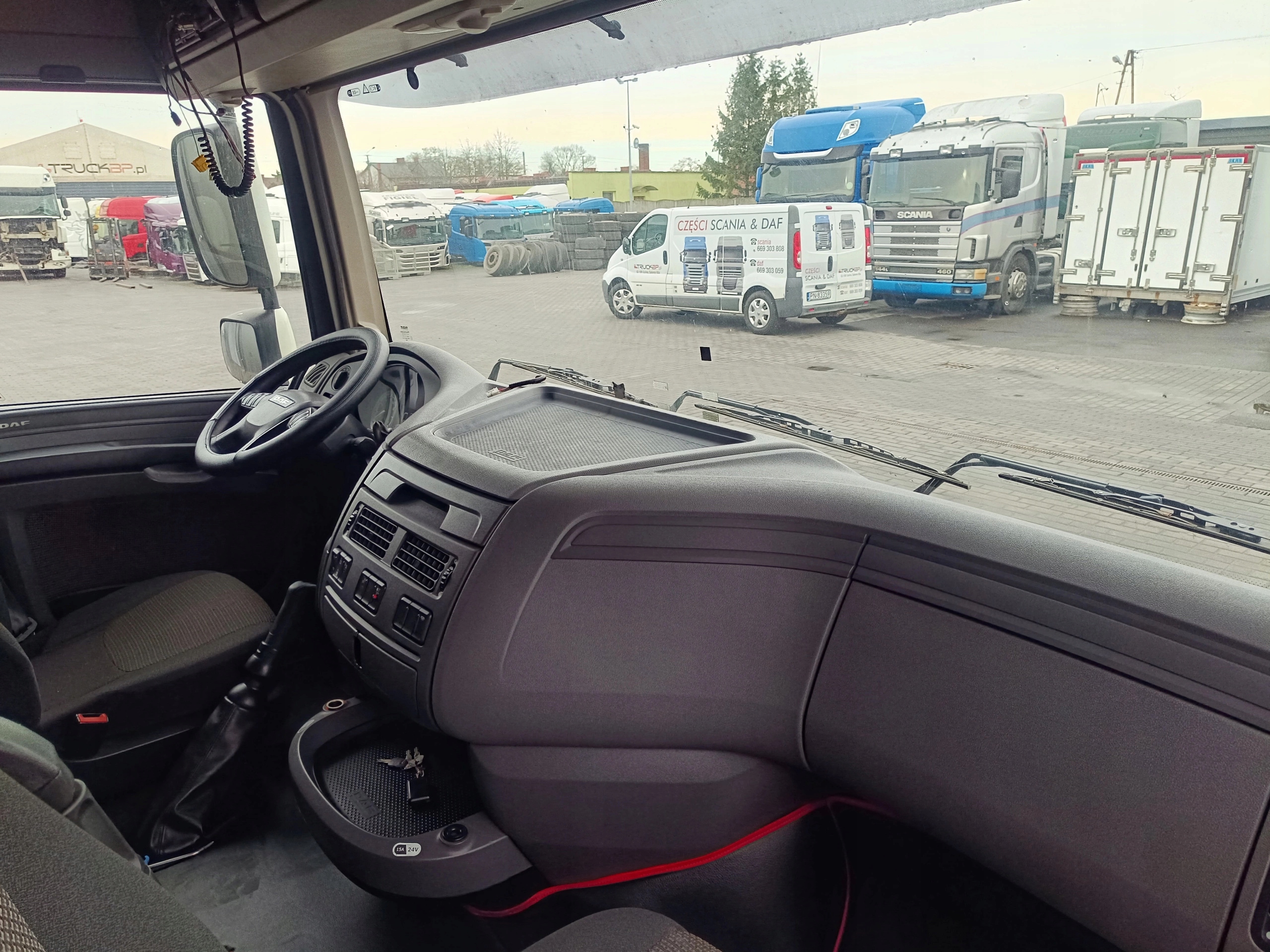 KABINA DAF XF 106 - obrazek 8