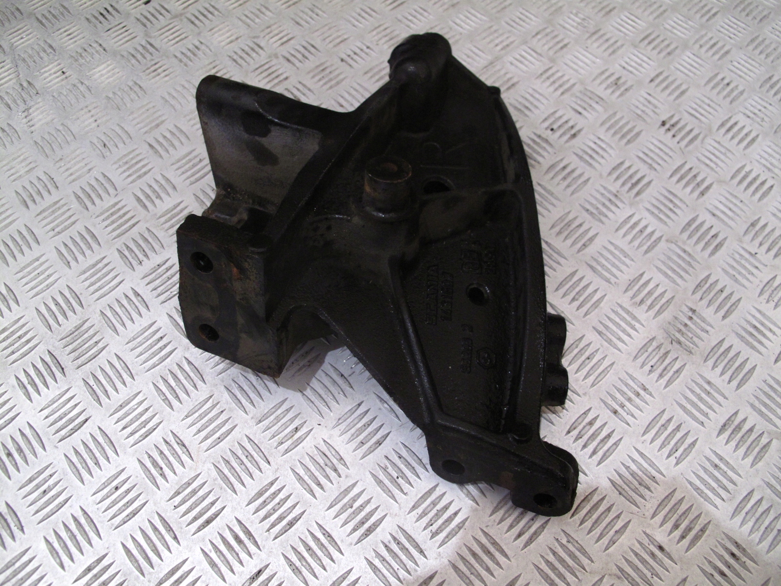 MOCOWANIE BELKI ZDERZAKA SCANIA R - obrazek 2