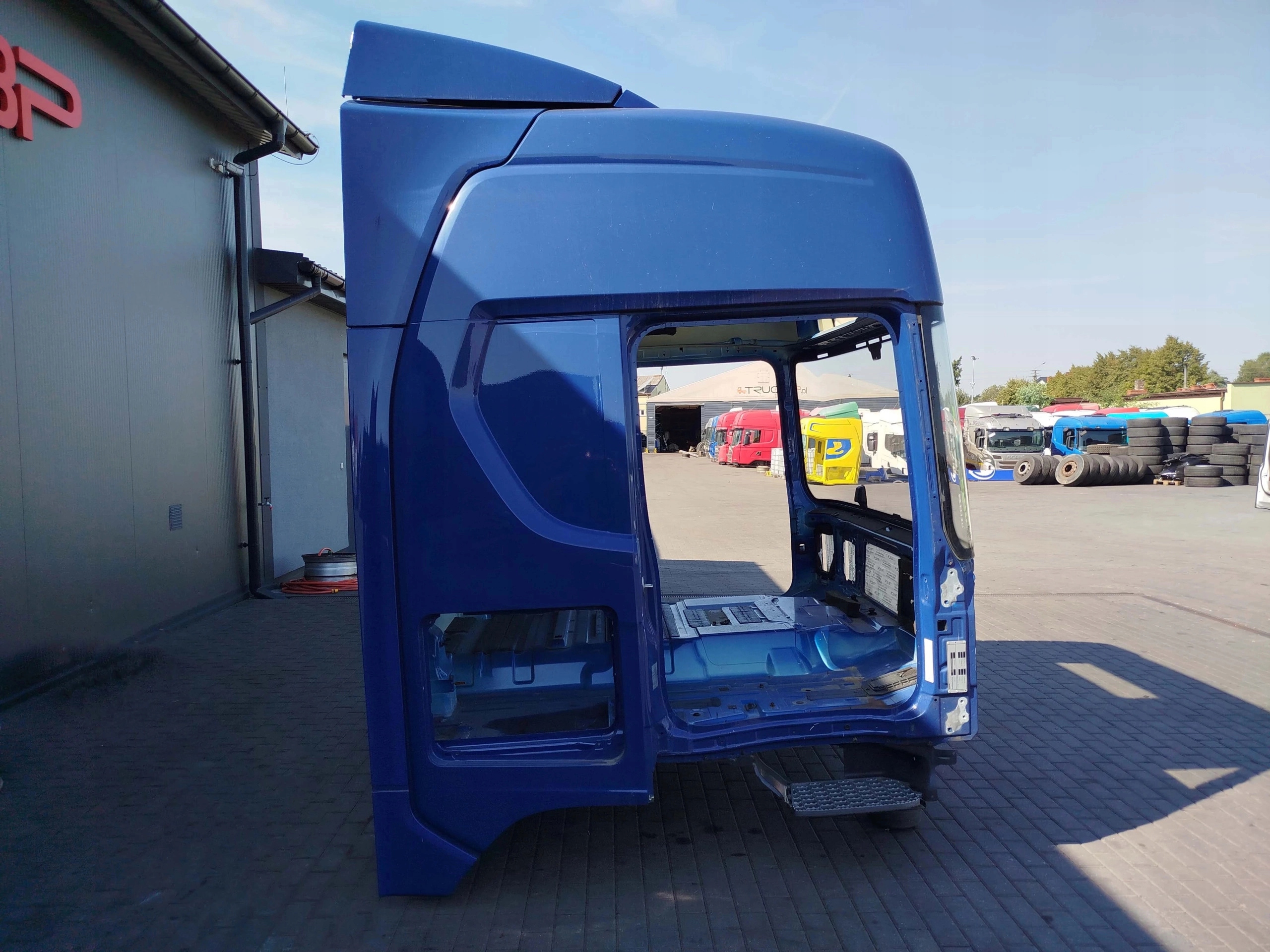 KABINA GOŁA SCANIA R NTG - obrazek 3