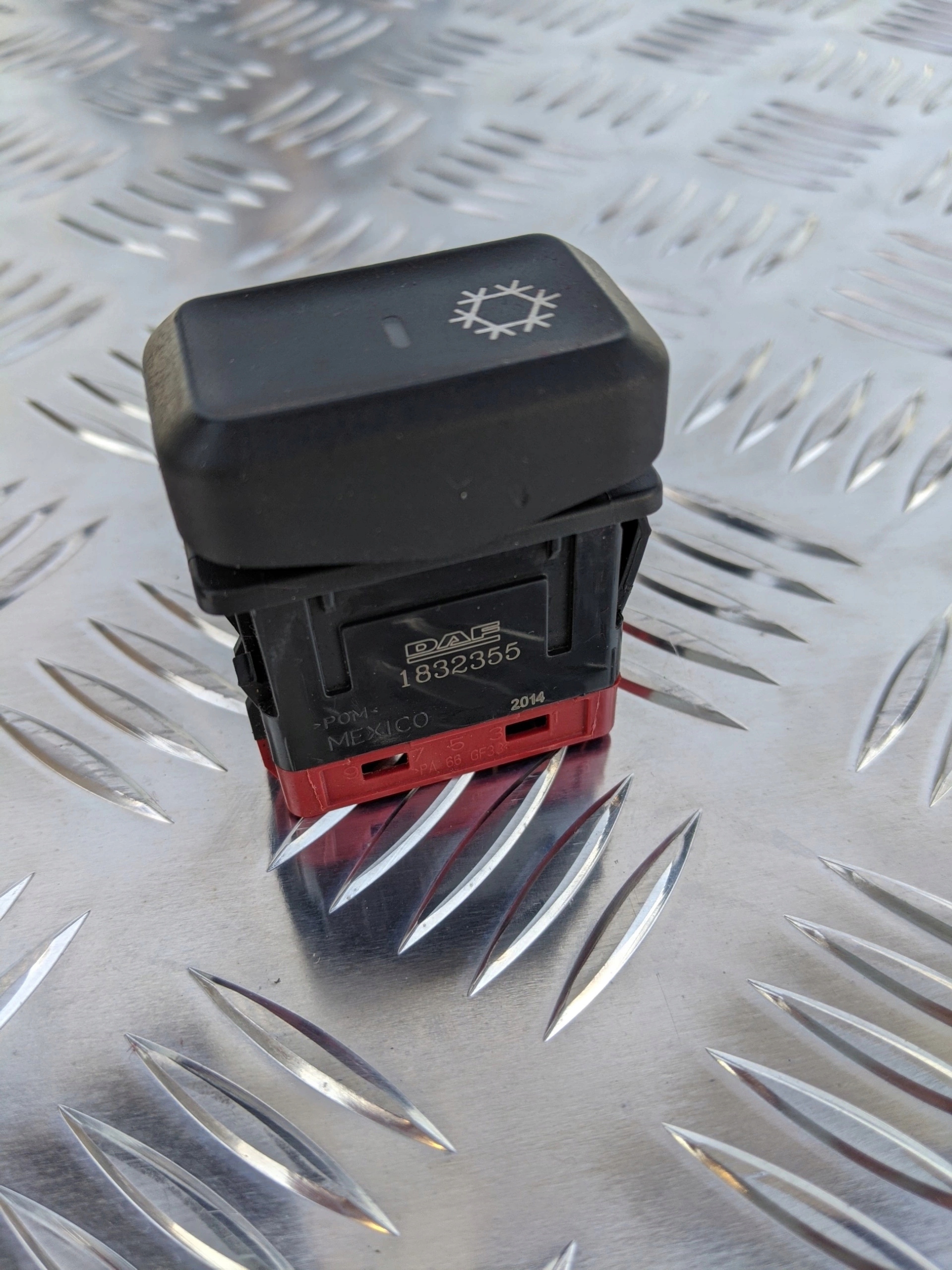 PRZYCISK DAF XF 106 - obrazek 2