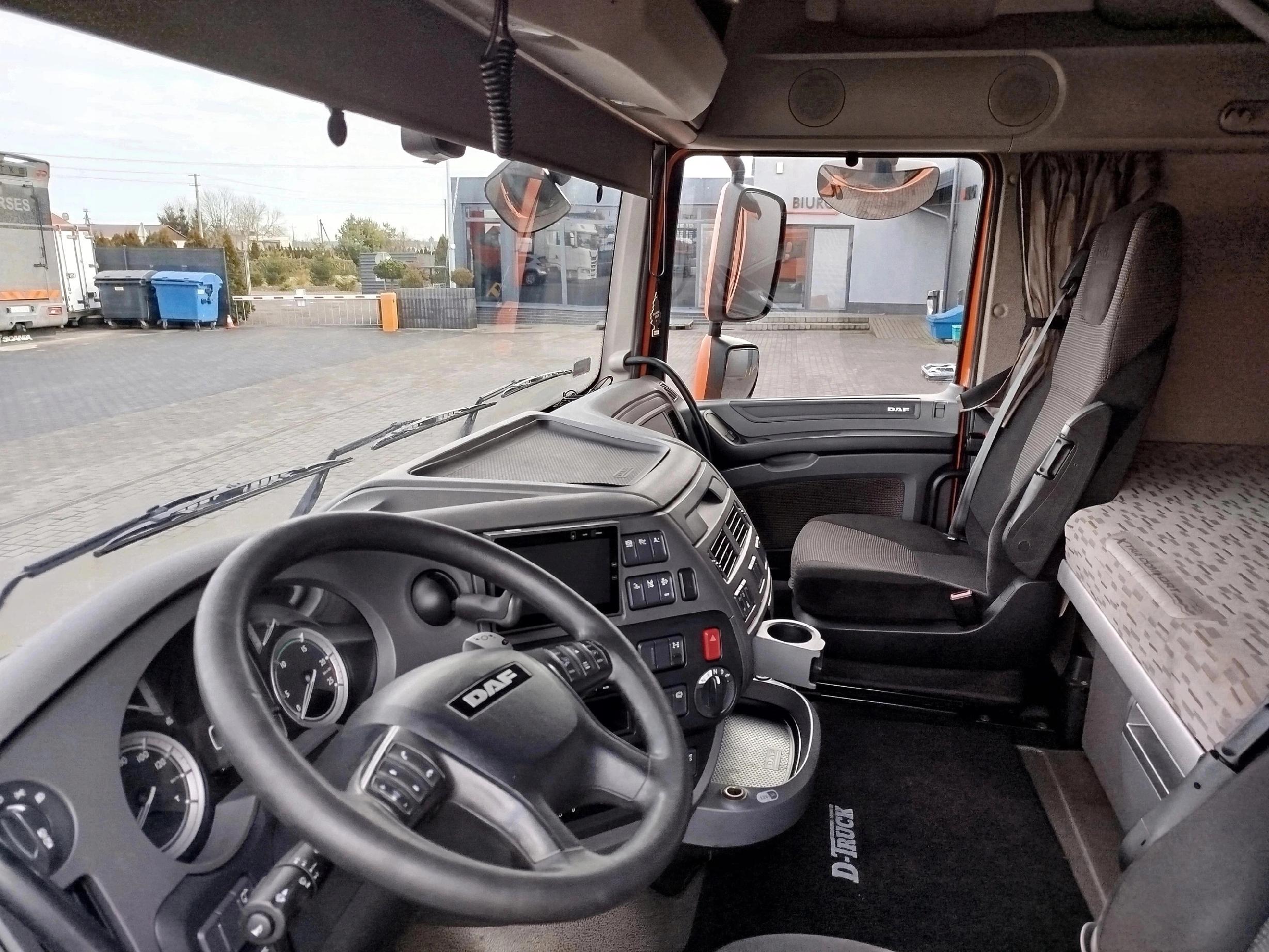 KABINA DAF XF 106 - obrazek 8