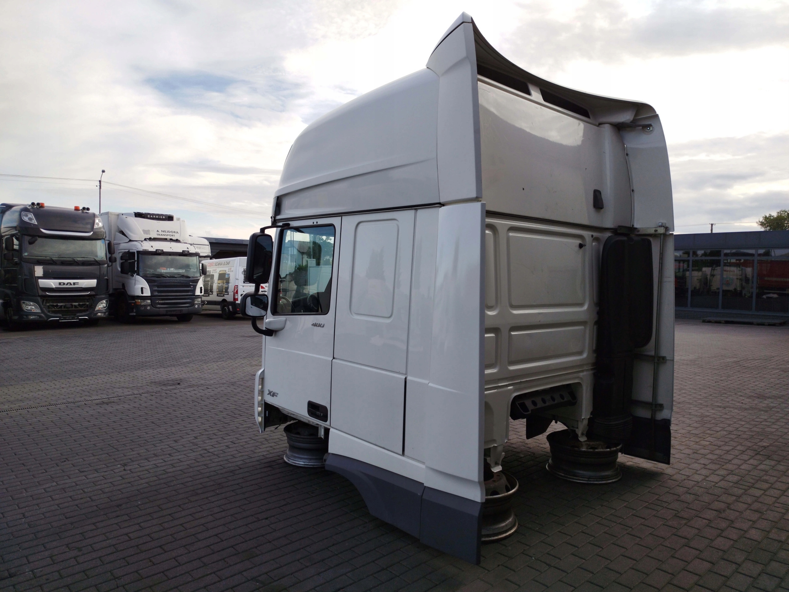 KABINA DAF XF 106 LIFT - obrazek 5