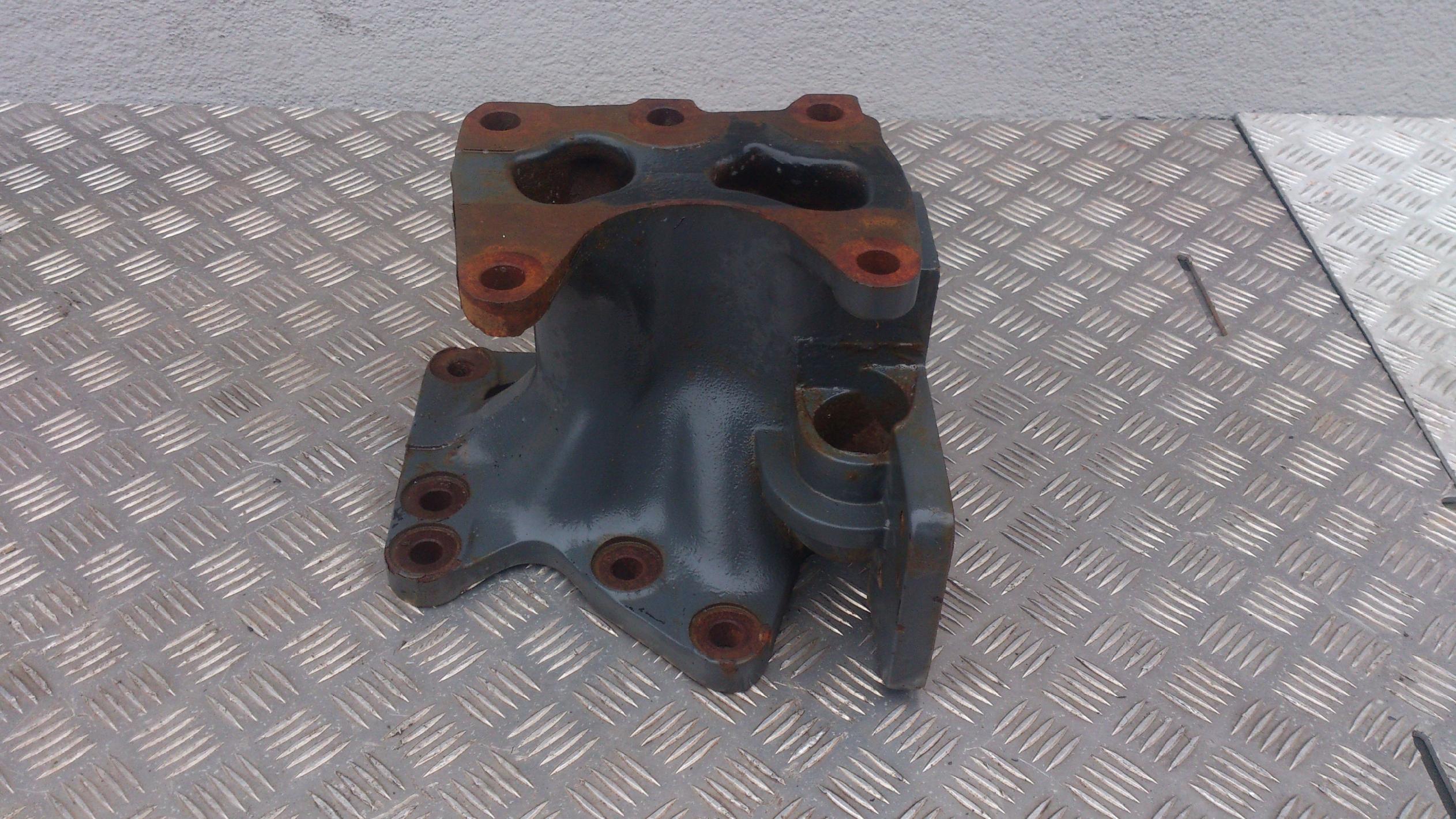 MOCOWANIE PODSTAWA KOLUMNY KIEROWNICZEJ DAF XF 105