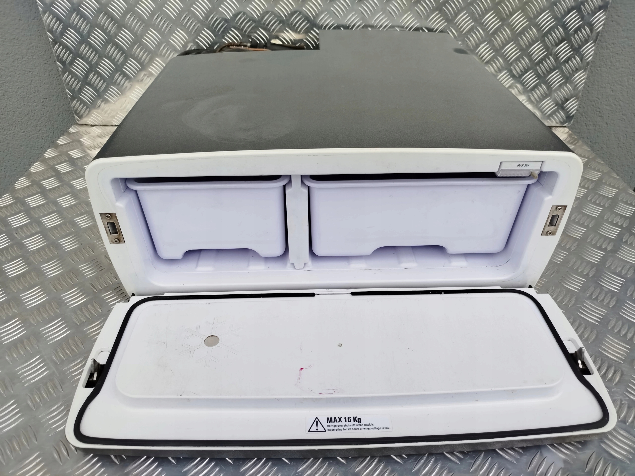 LODÓWKA SCANIA R STREAMLINE - obrazek 2