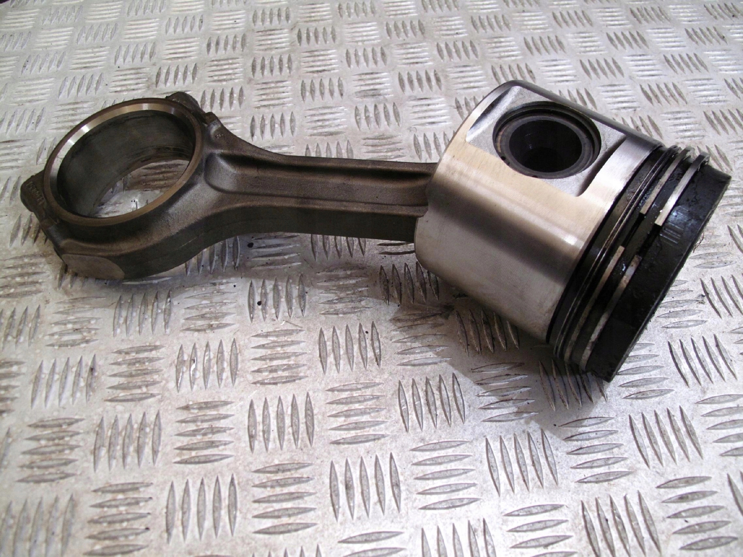 TŁOK Z KORBOWODEM SCANIA 420 EURO 4 - obrazek 2