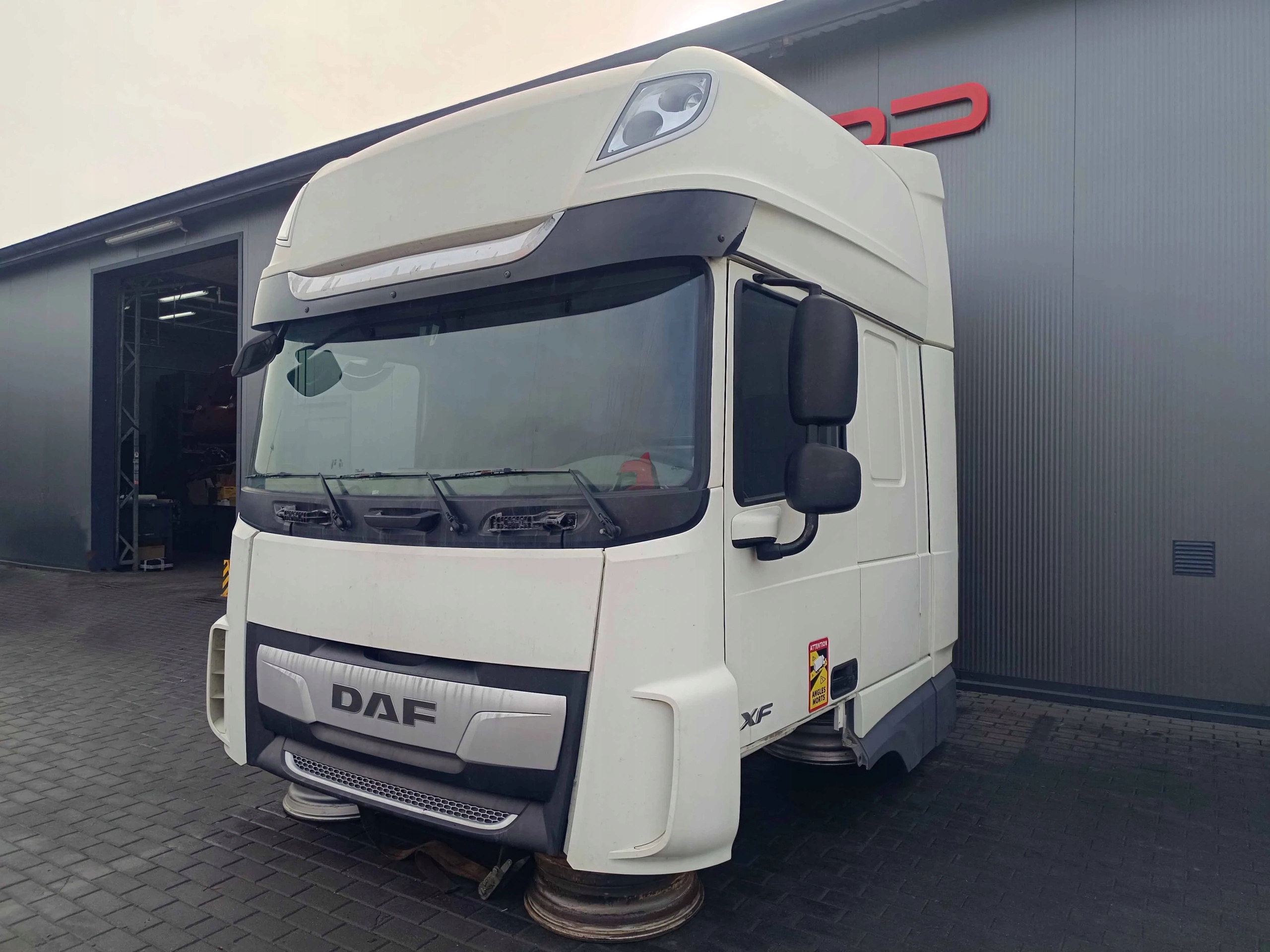 KABINA DAF XF 106 480 LIFT SSC - obrazek 7