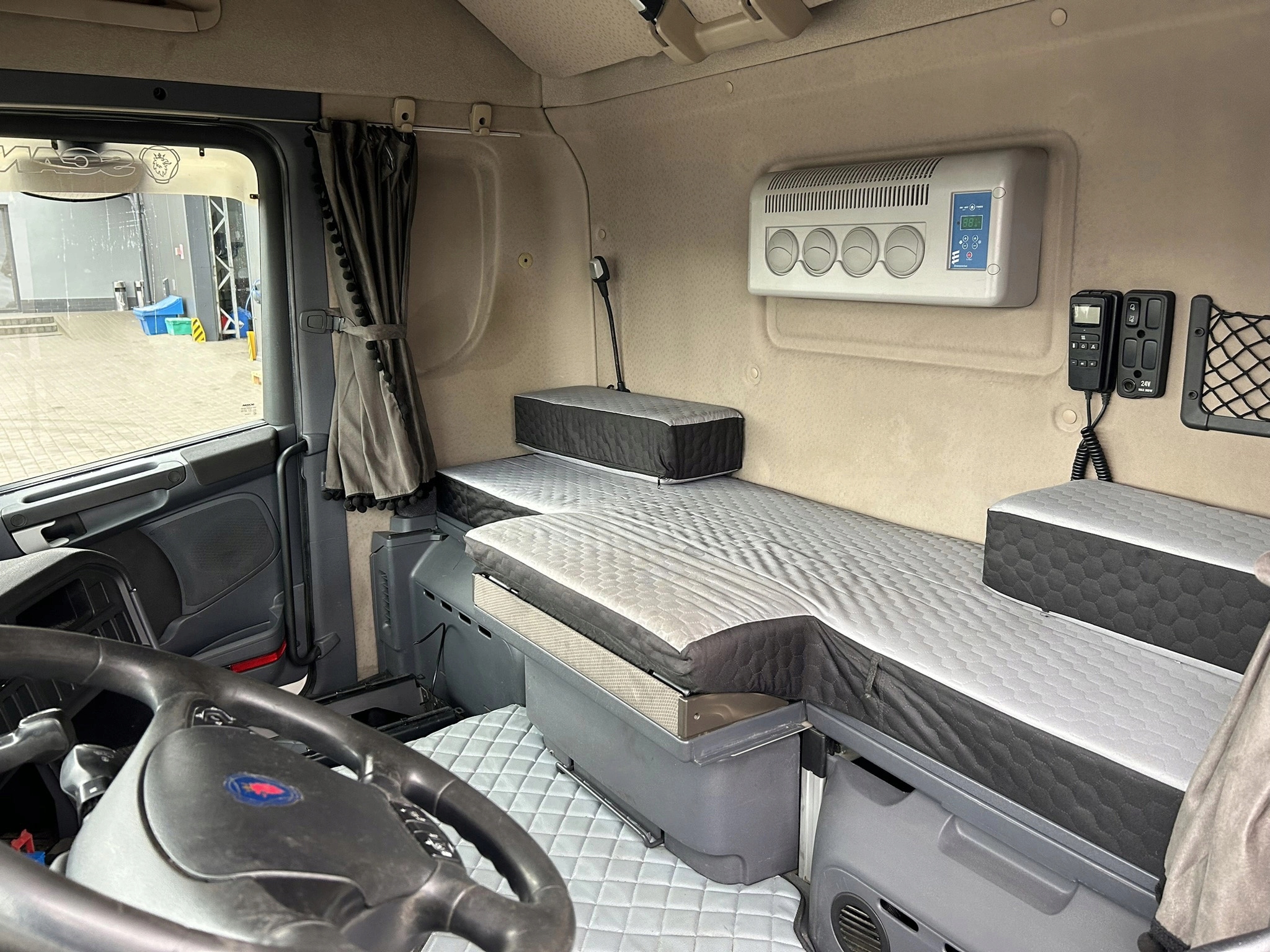 KABINA SCANIA CR19 TOPLINE HPI 2011 ROK - obrazek 7