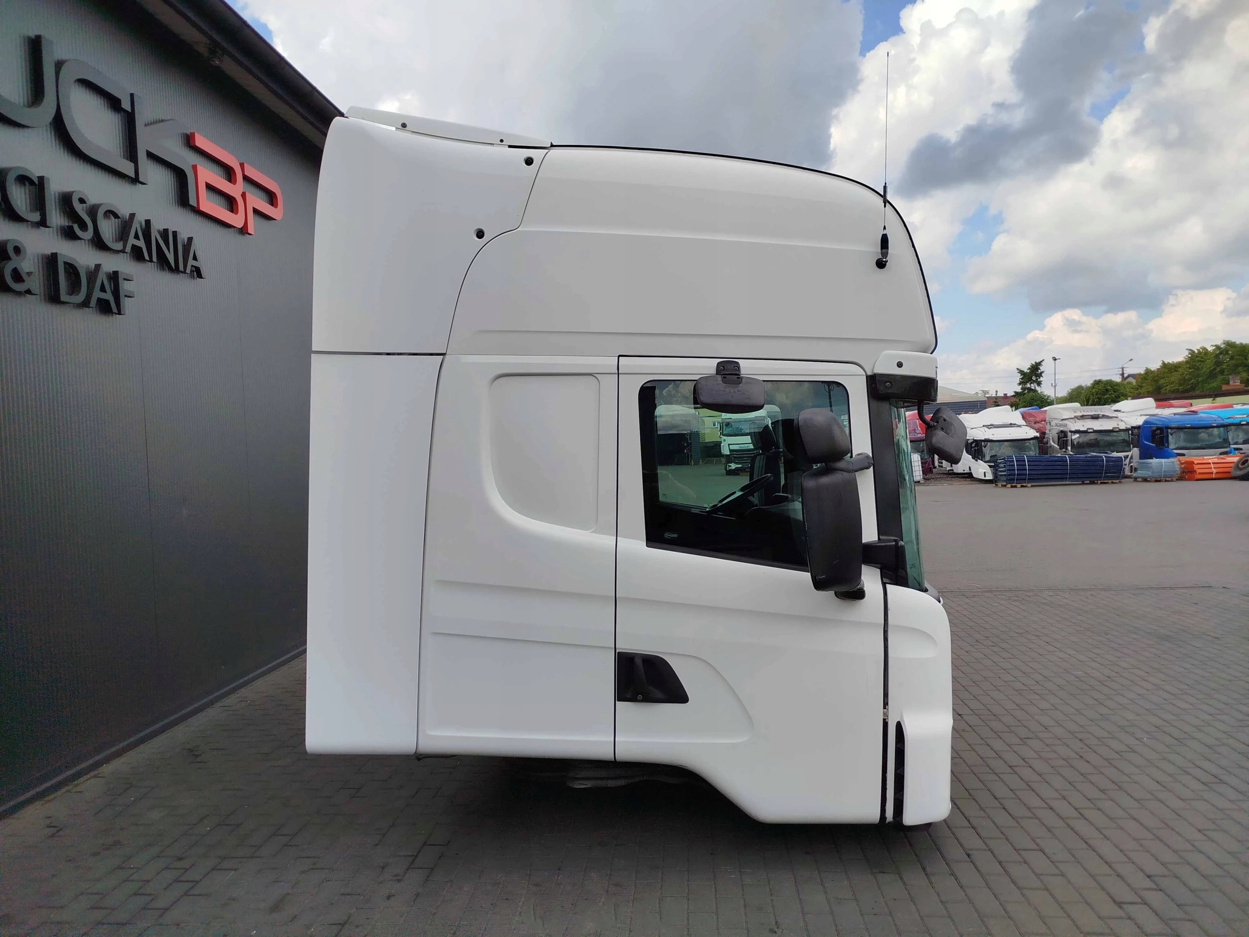 KABINA SCANIA CR19 TOPLINE HPI 2012 ROK - obrazek 3