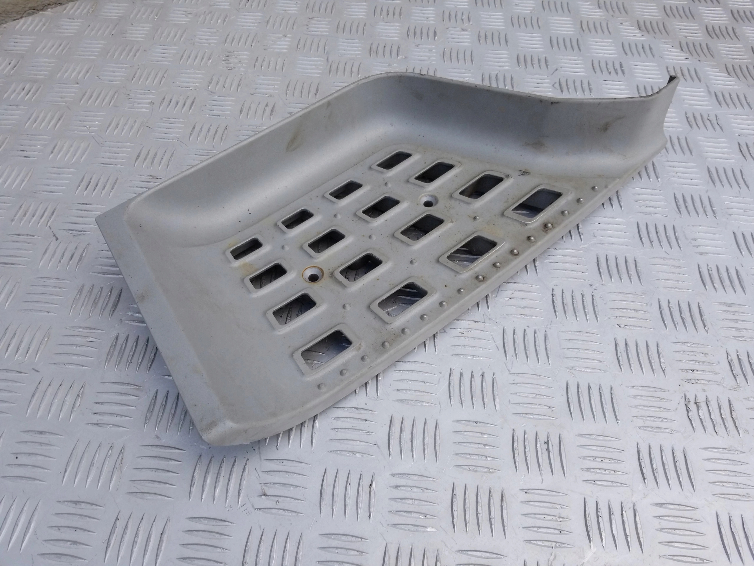 NAKŁADKA STOPNIA DOLNEGO DAF CF 450 LIFT - obrazek 2