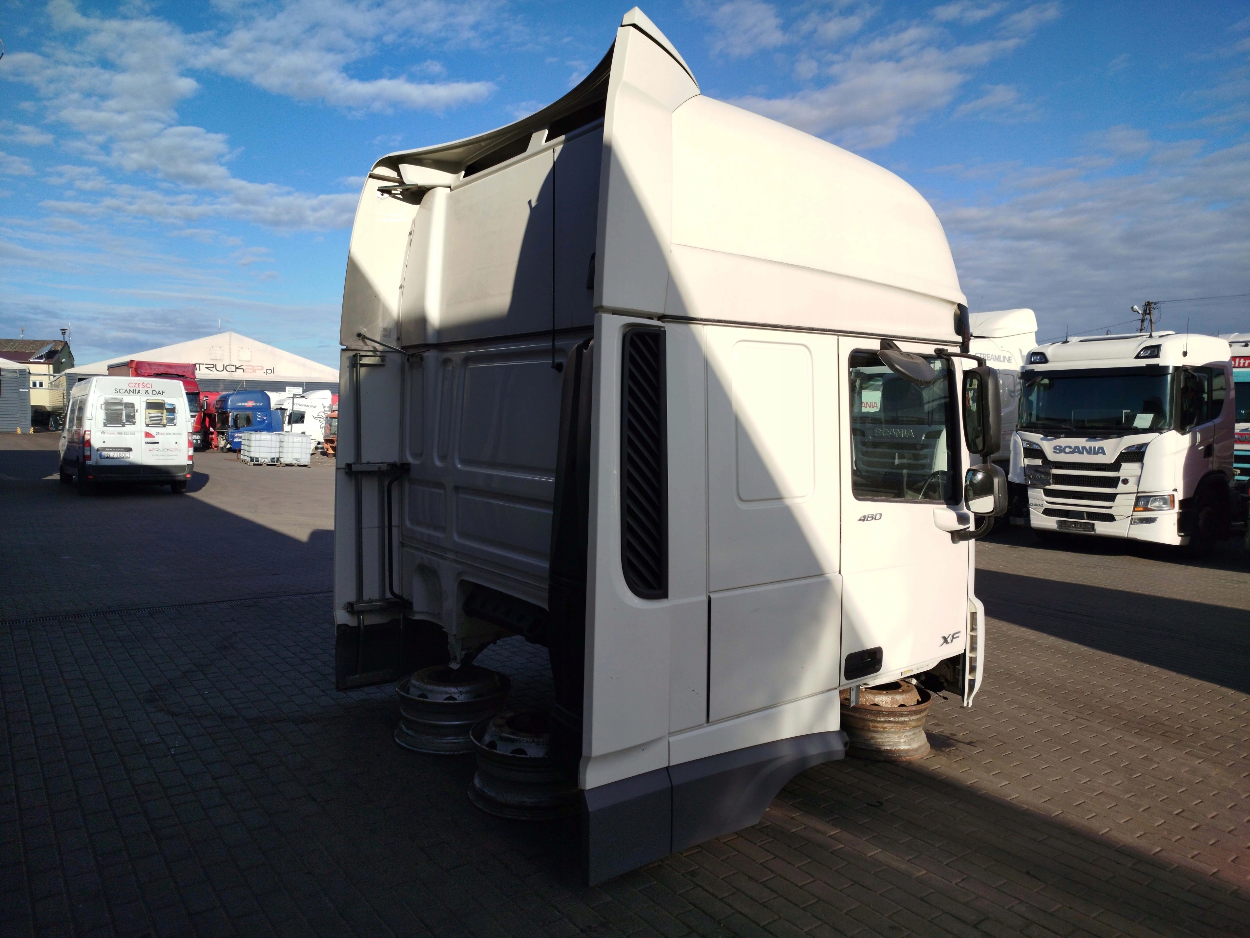 KABINA DAF XF 106 LIFT - obrazek 4