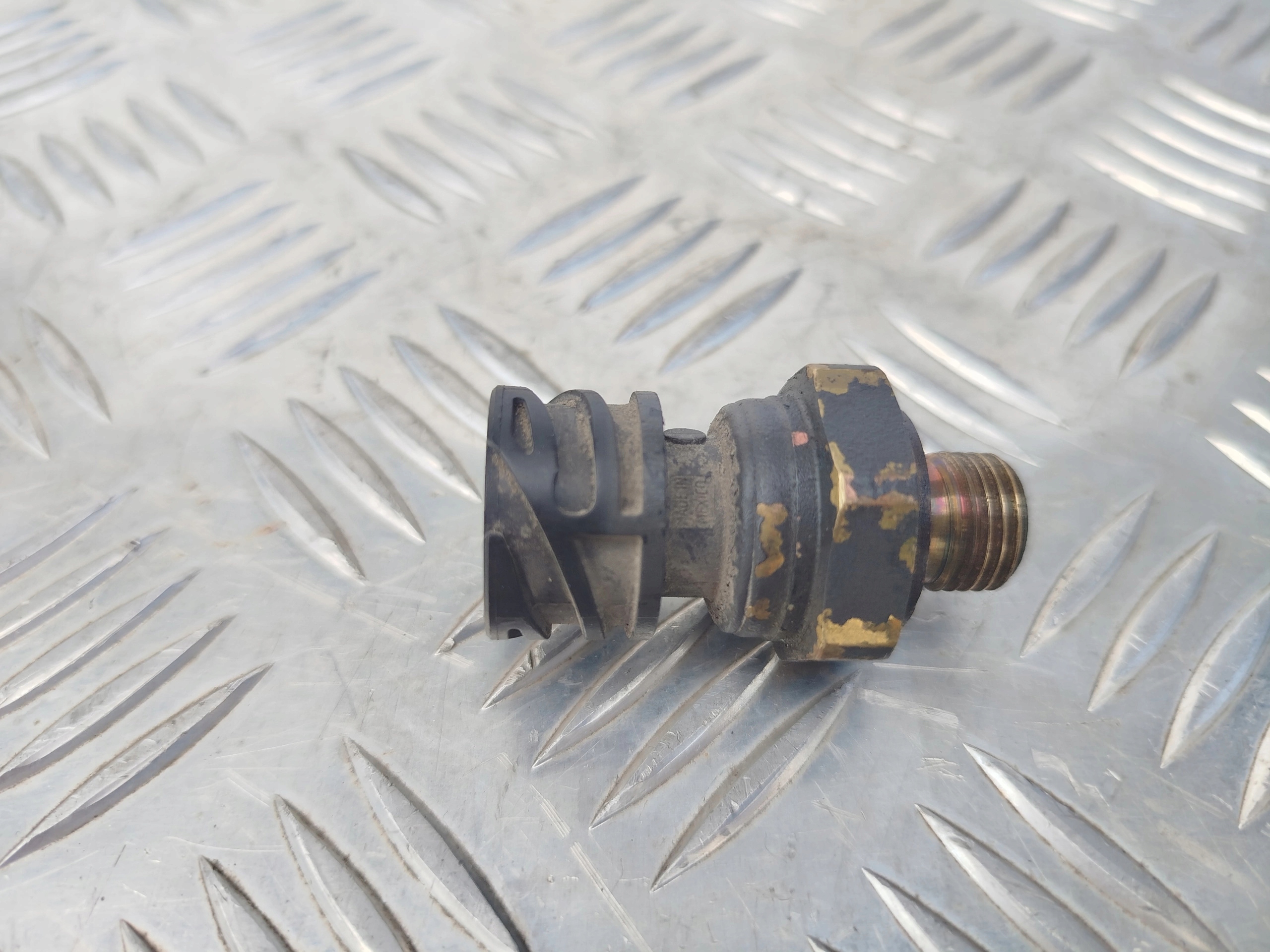 CZUJNIK CIŚNIENIA OLEJU DAF XF 106 - obrazek 4