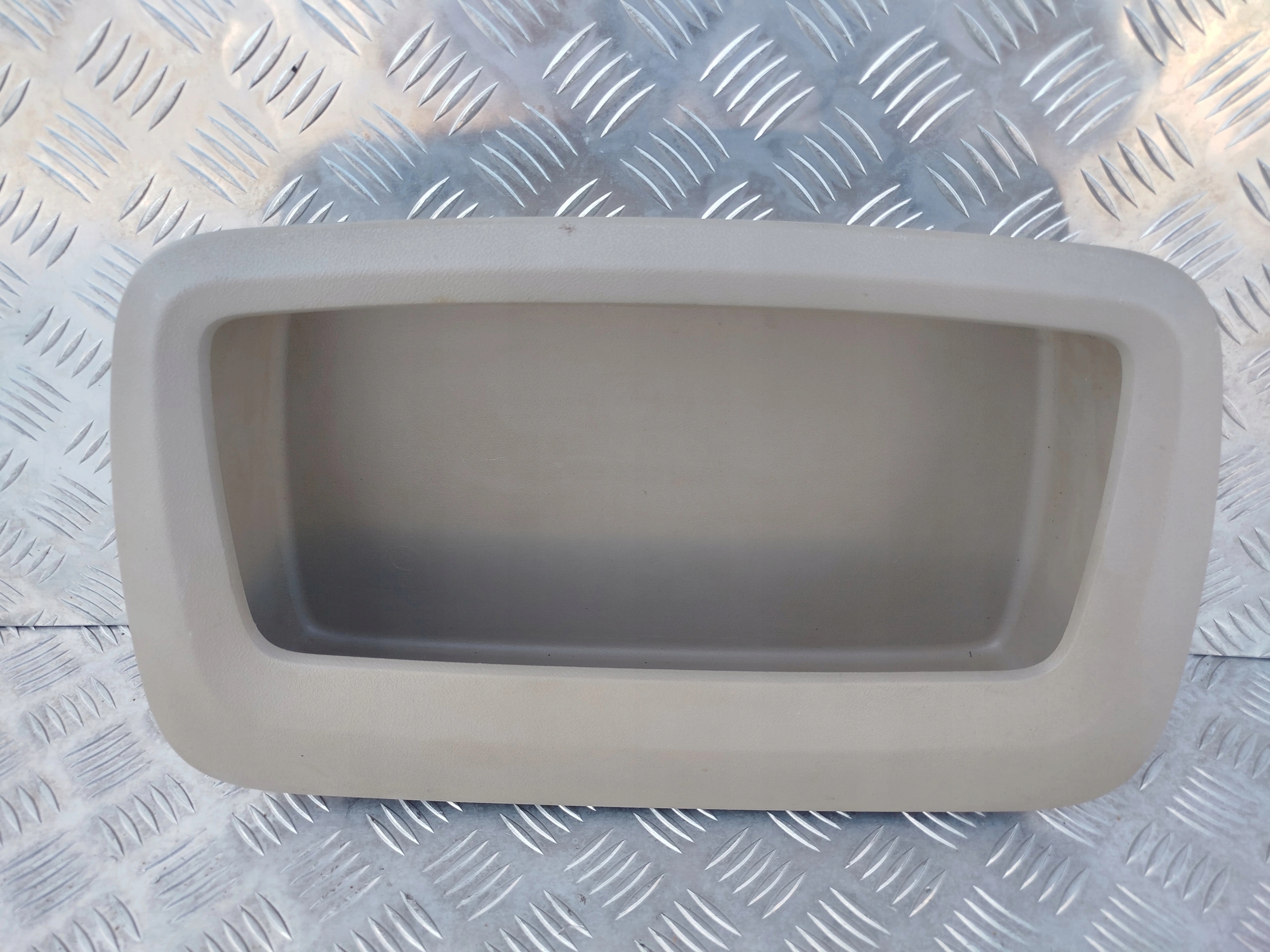 SCHOWEK TAPICERKI DACHOWEJ SCANIA HIGHLINE