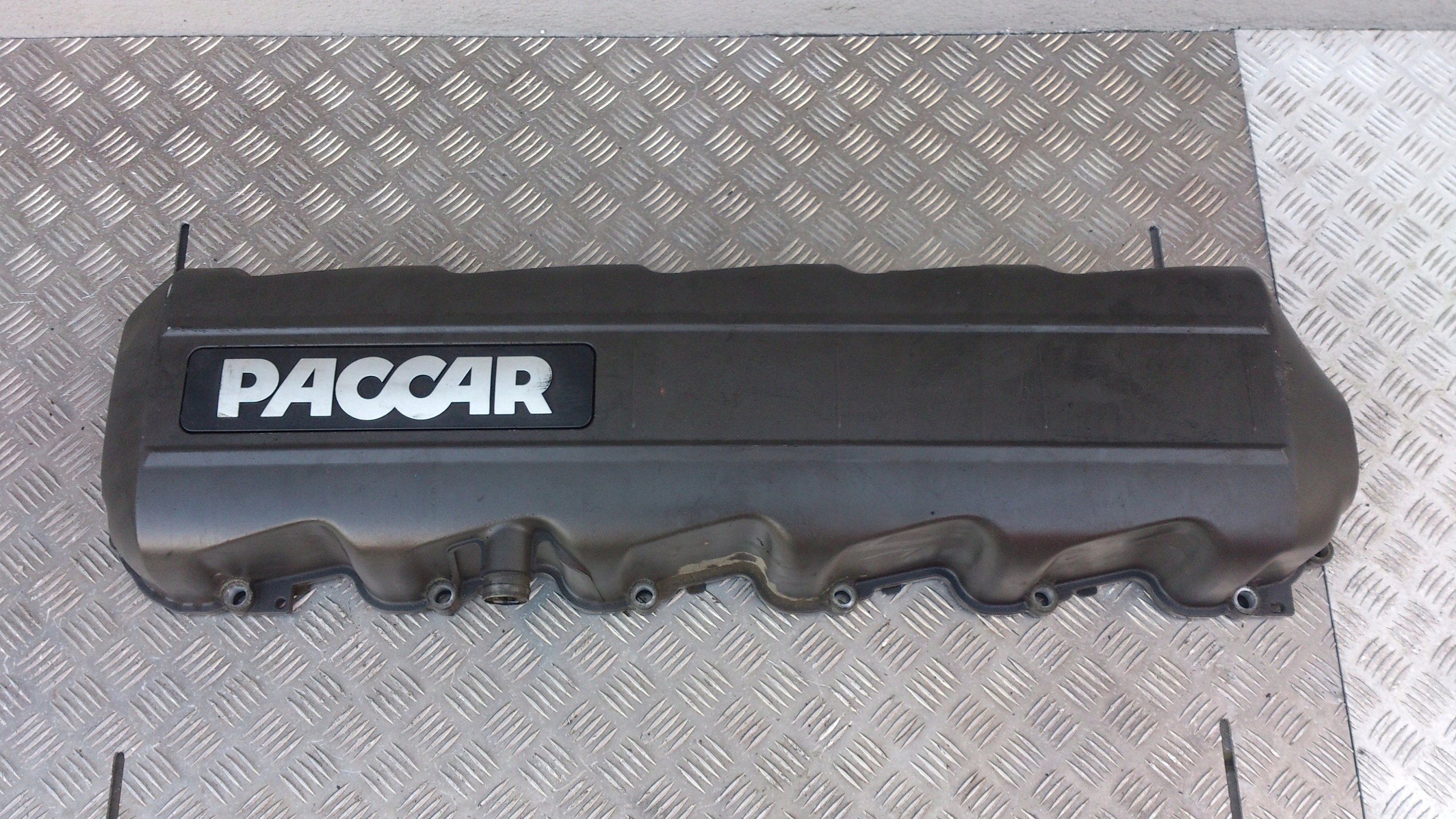 POKRYWA GŁOWICY ZAWORÓW DAF XF 106