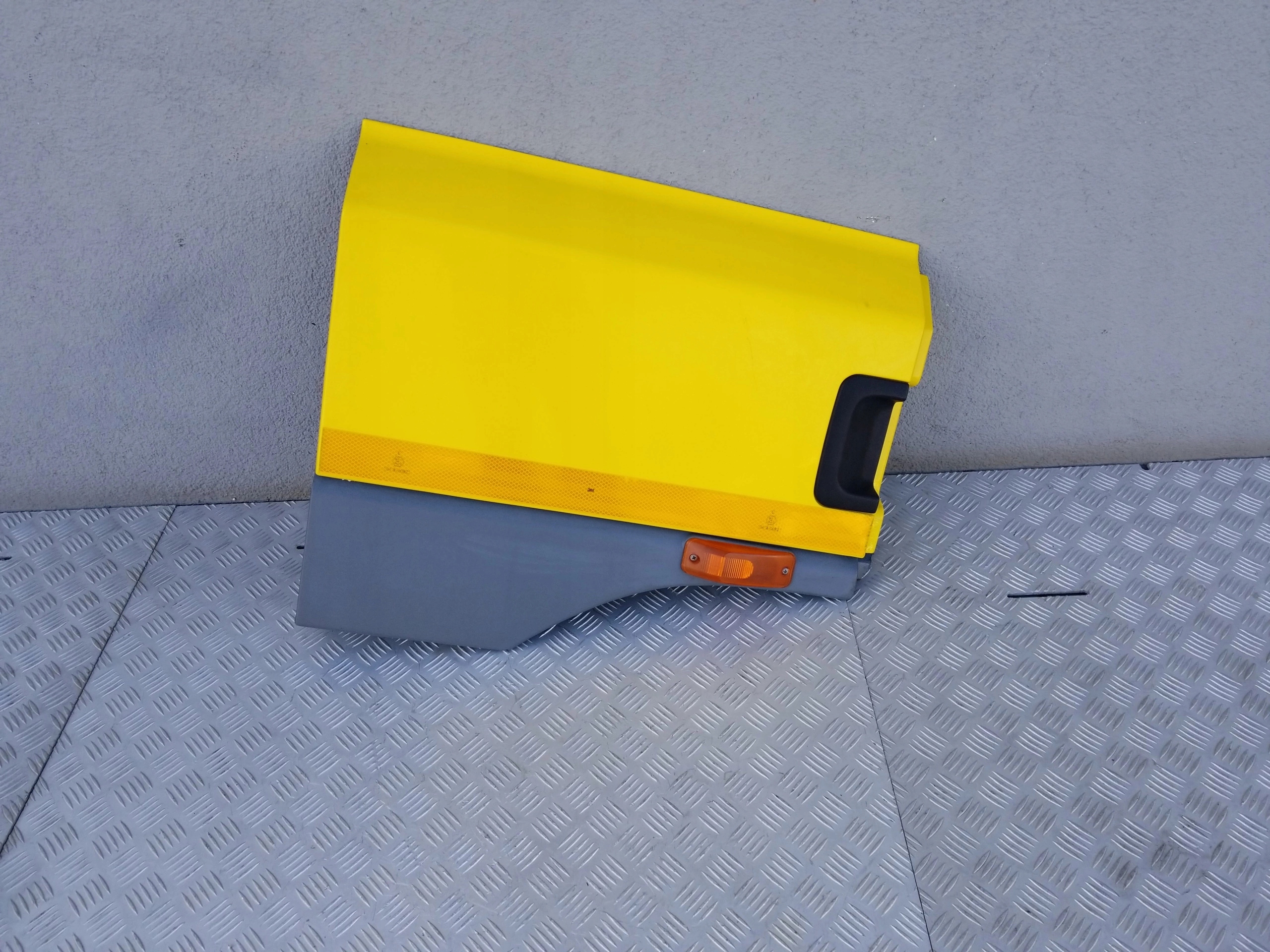 PRZEDŁUŻENIE OBUDOWA OSŁONA SCHOWKA DAF CF 75 EURO - obrazek 3