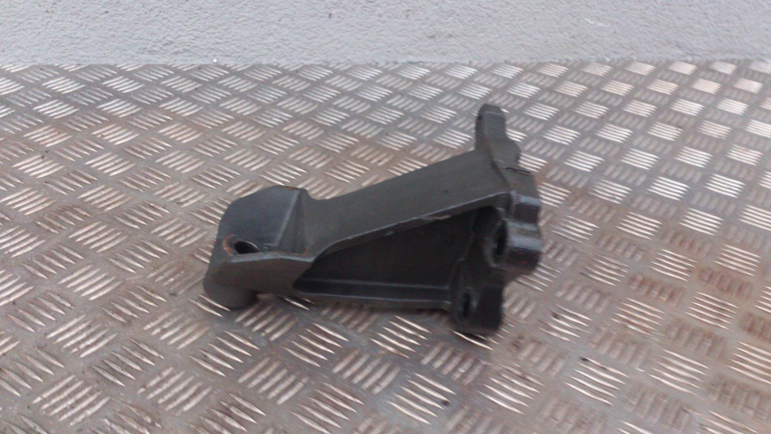 MOCOWANIE ŁAPY ŁAPA SILNIKA DAF XF CF 440 EURO 6 - obrazek 2