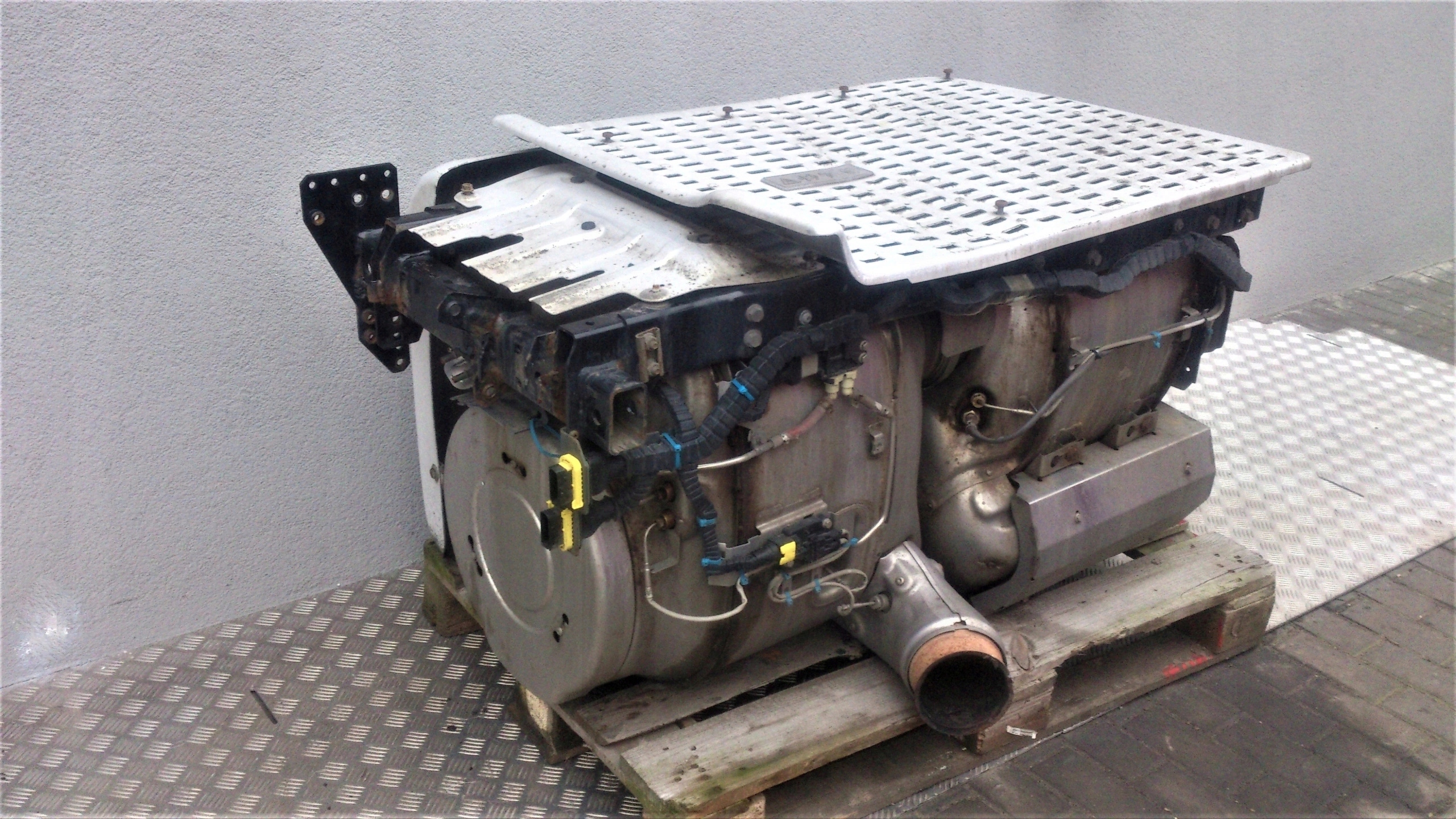 WÓZEK KATALIZATOR DPF XF 106 EURO 6 - obrazek 2