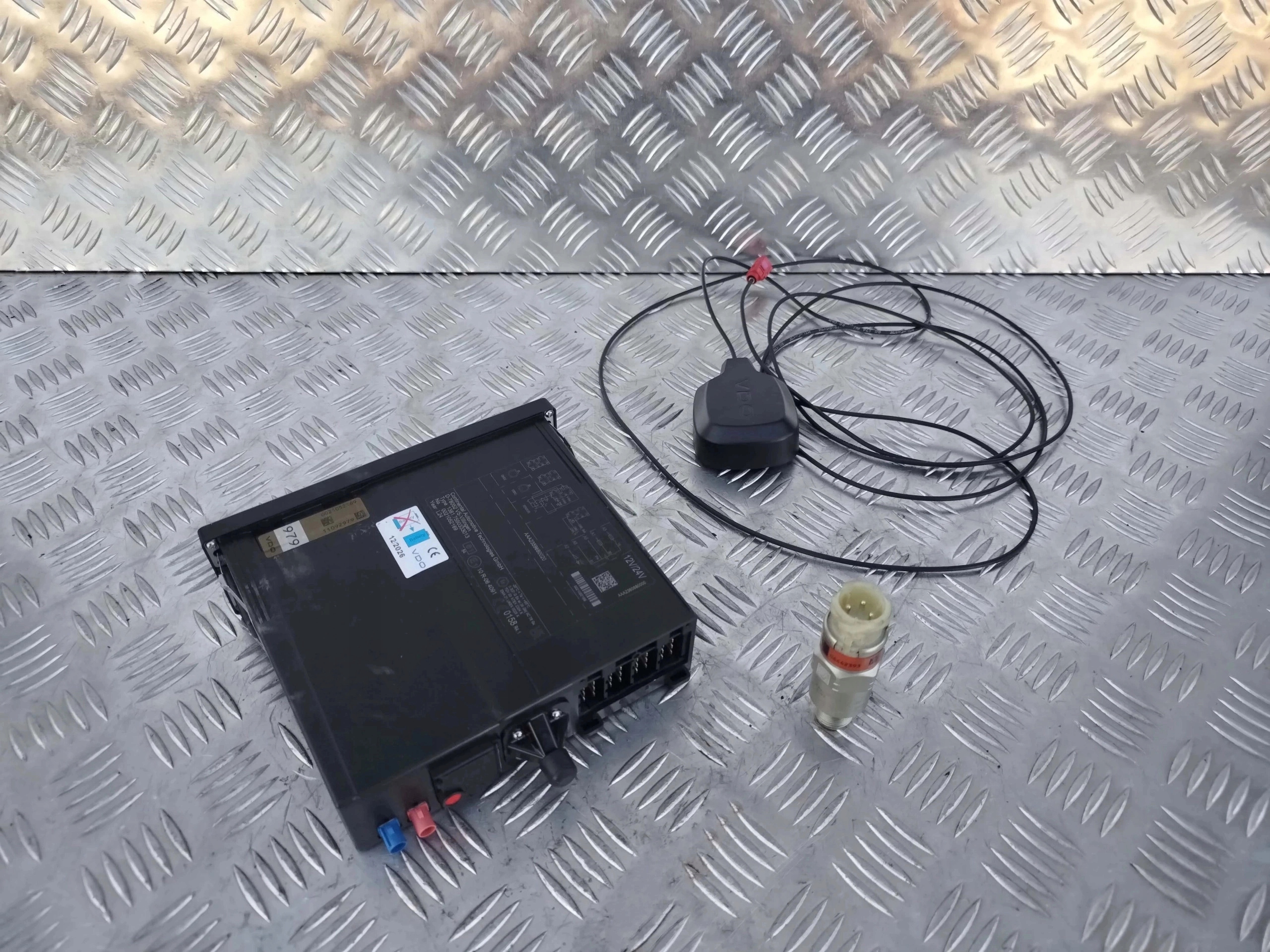 TACHOGRAF VDO DAF KOMPLETNY NOWY TYP AAA235990020 - obrazek 3