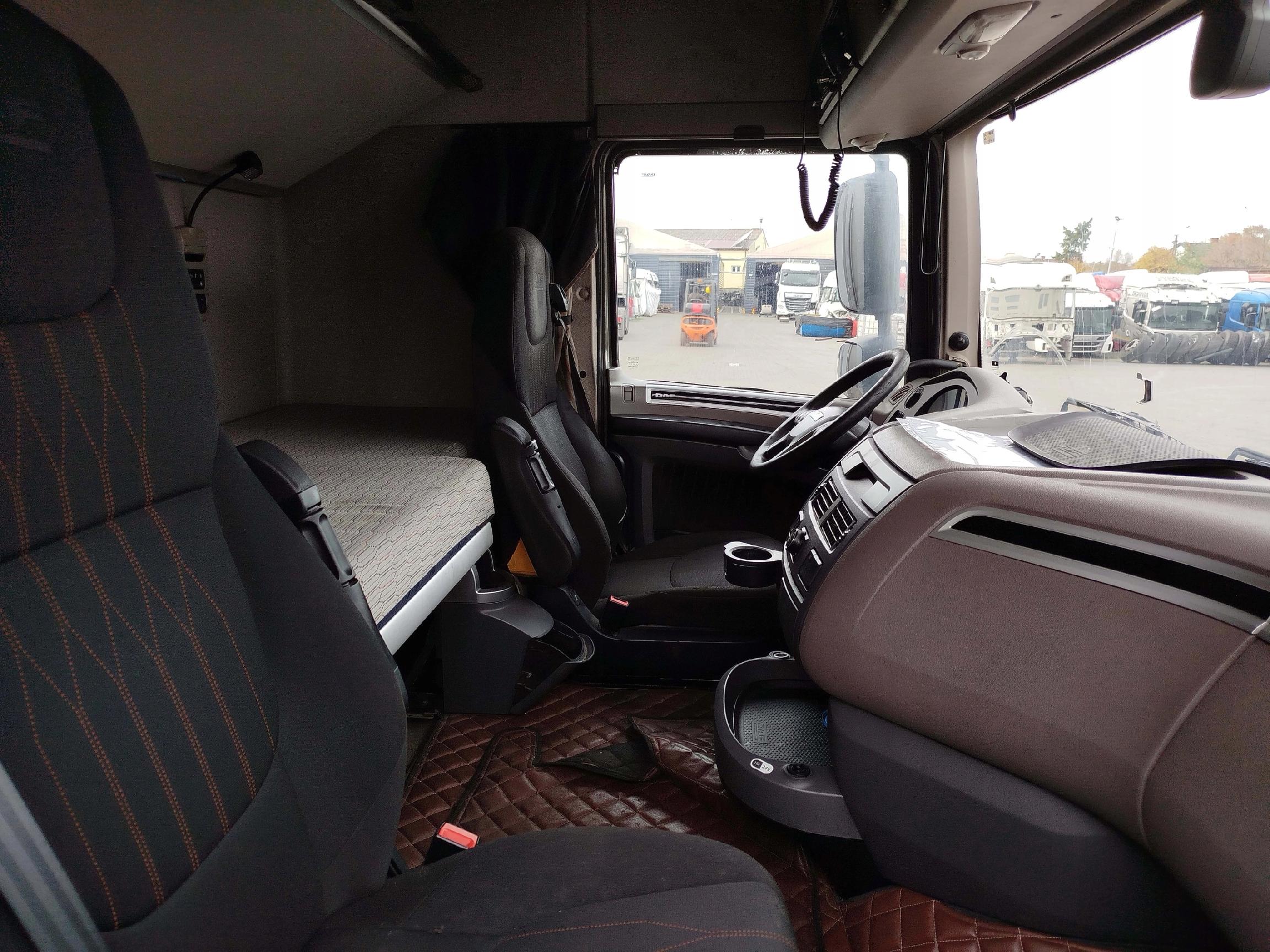 KABINA DAF XF 106 LIFT - obrazek 9