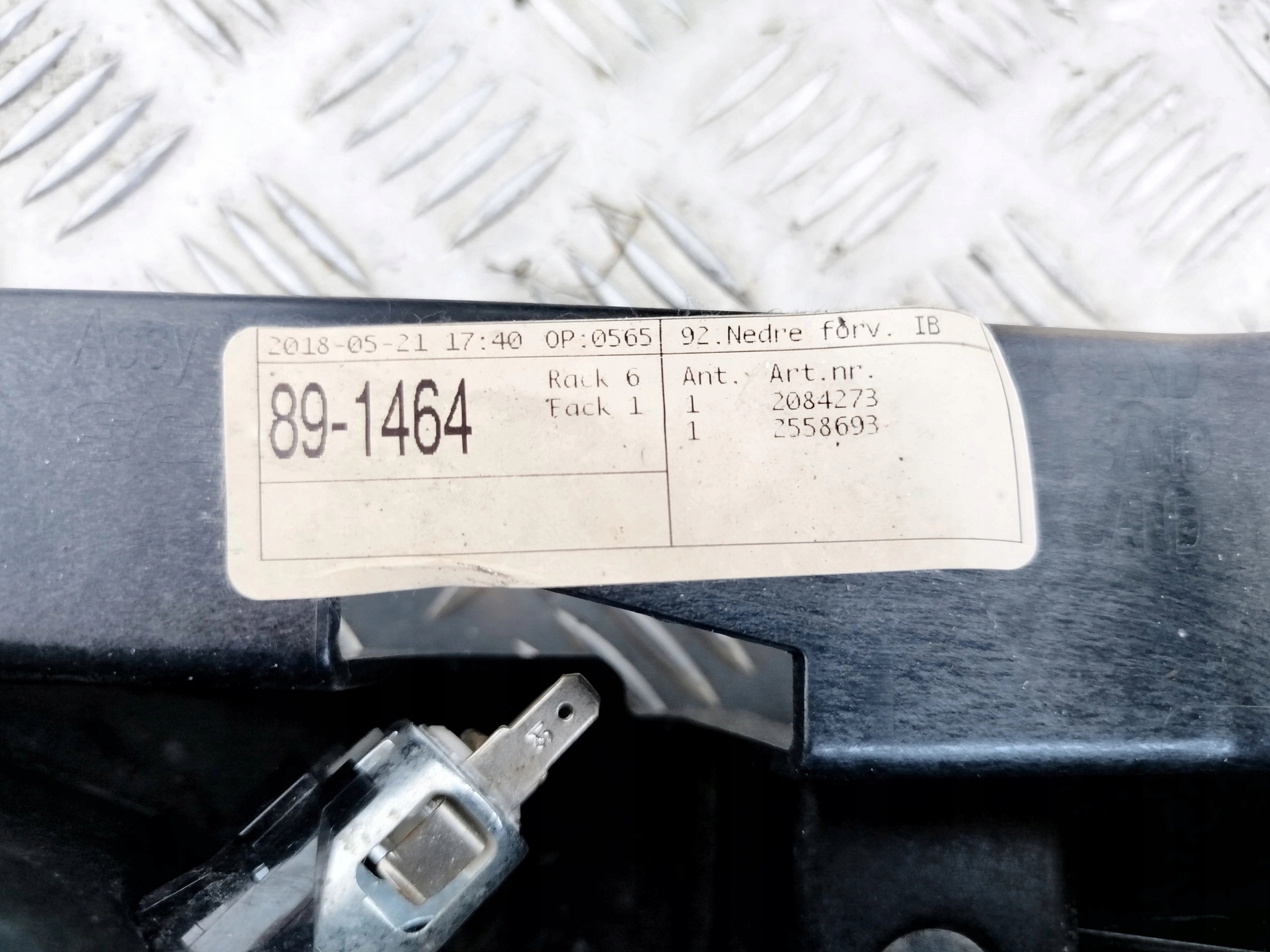 PÓŁKA SZUFLADA KOKPITU NA TUNEL ŚRODKOWY SCANIA G NTG - obrazek 4