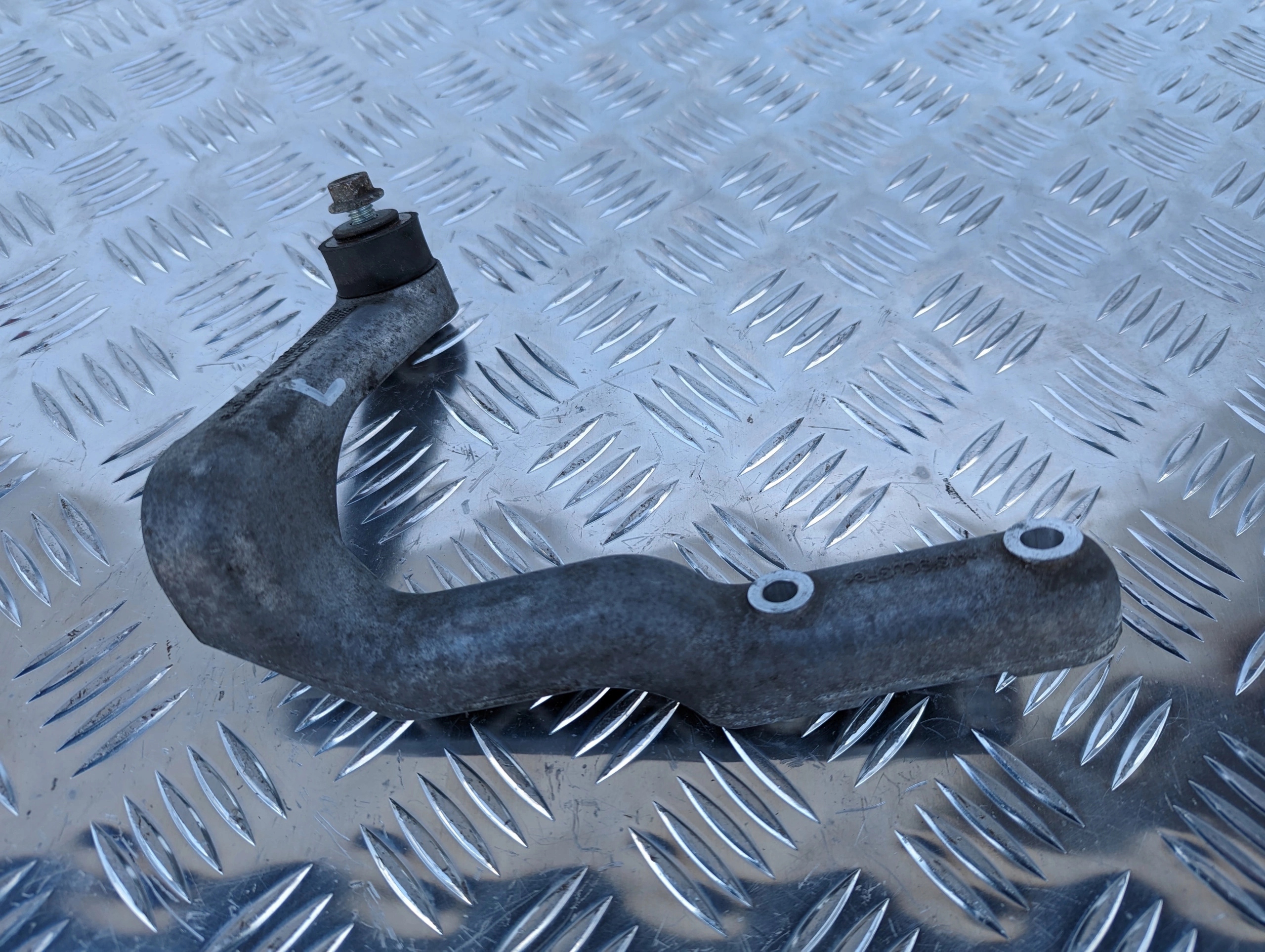 MOCOWANIE OBRĘCZY PIERŚCIENIA ALU SCANIA NEXT GEN NTG LEWA - obrazek 5