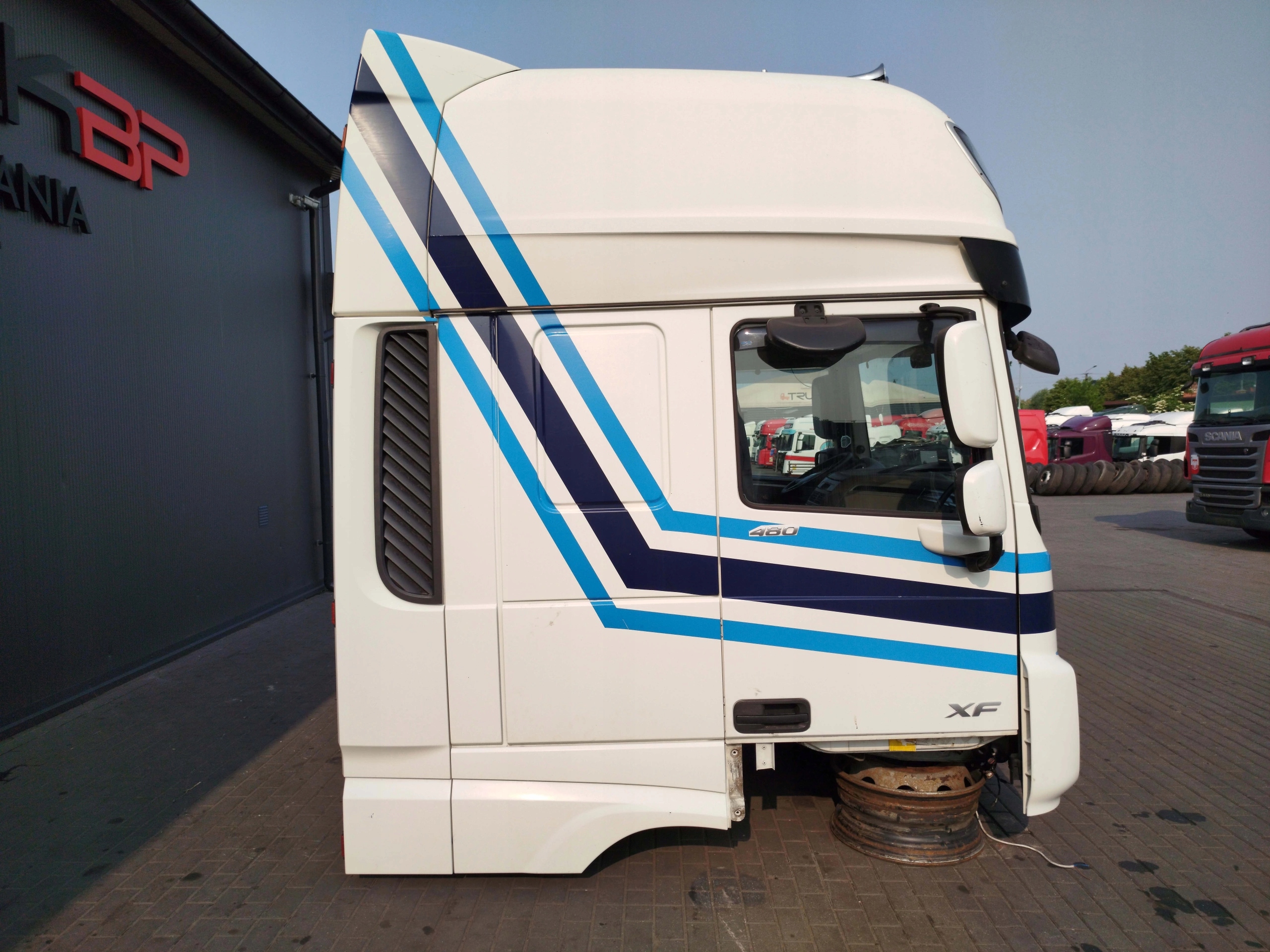 KABINA DAF XF 106 LIFT - obrazek 3