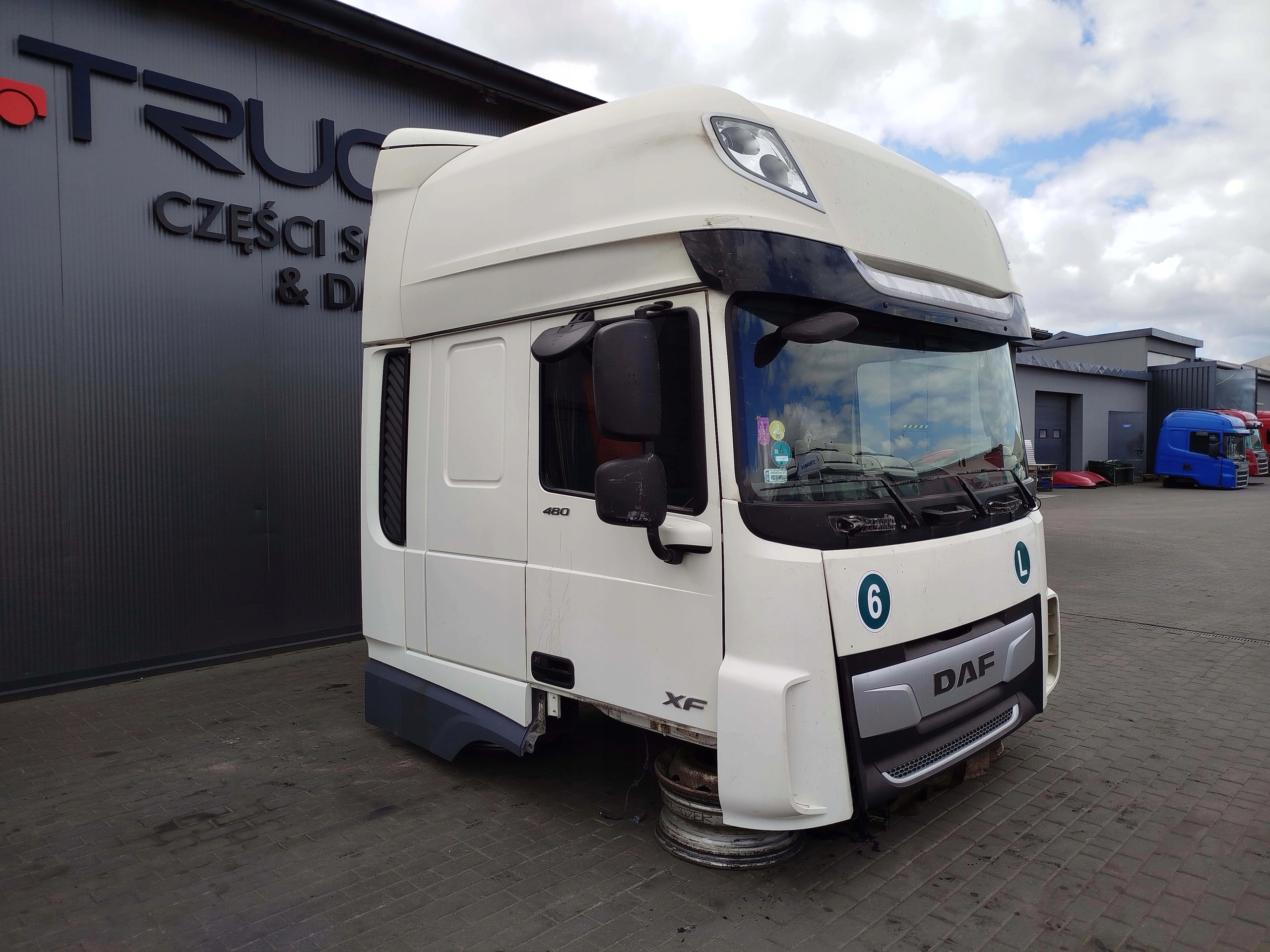 KABINA DAF XF 106 LIFT - obrazek 2