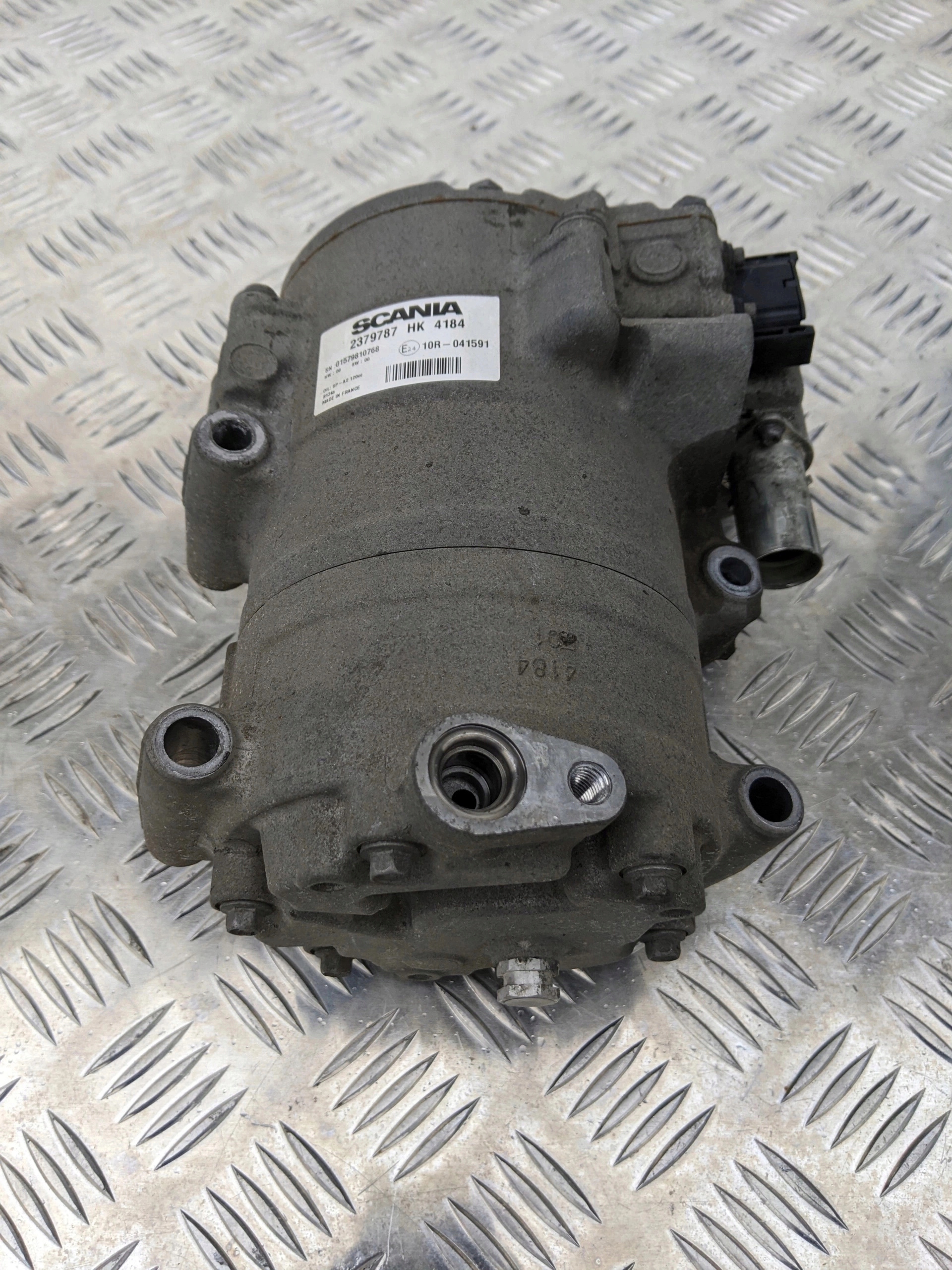 SPRĘŻARKA KLIMATYZACJI POSTOJOWEJ SCANIA R S