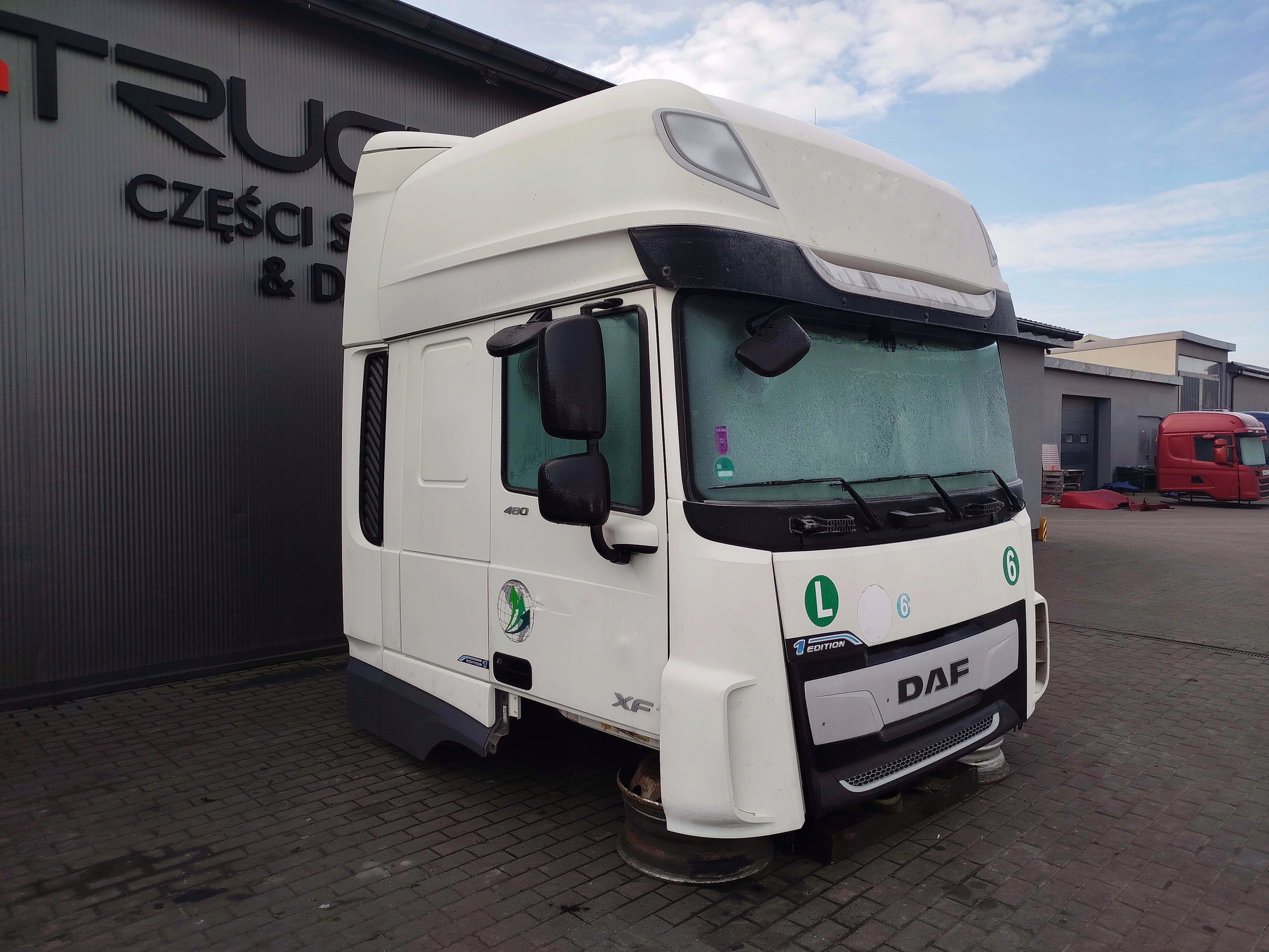 KABINA DAF XF 106 LIFT - obrazek 2