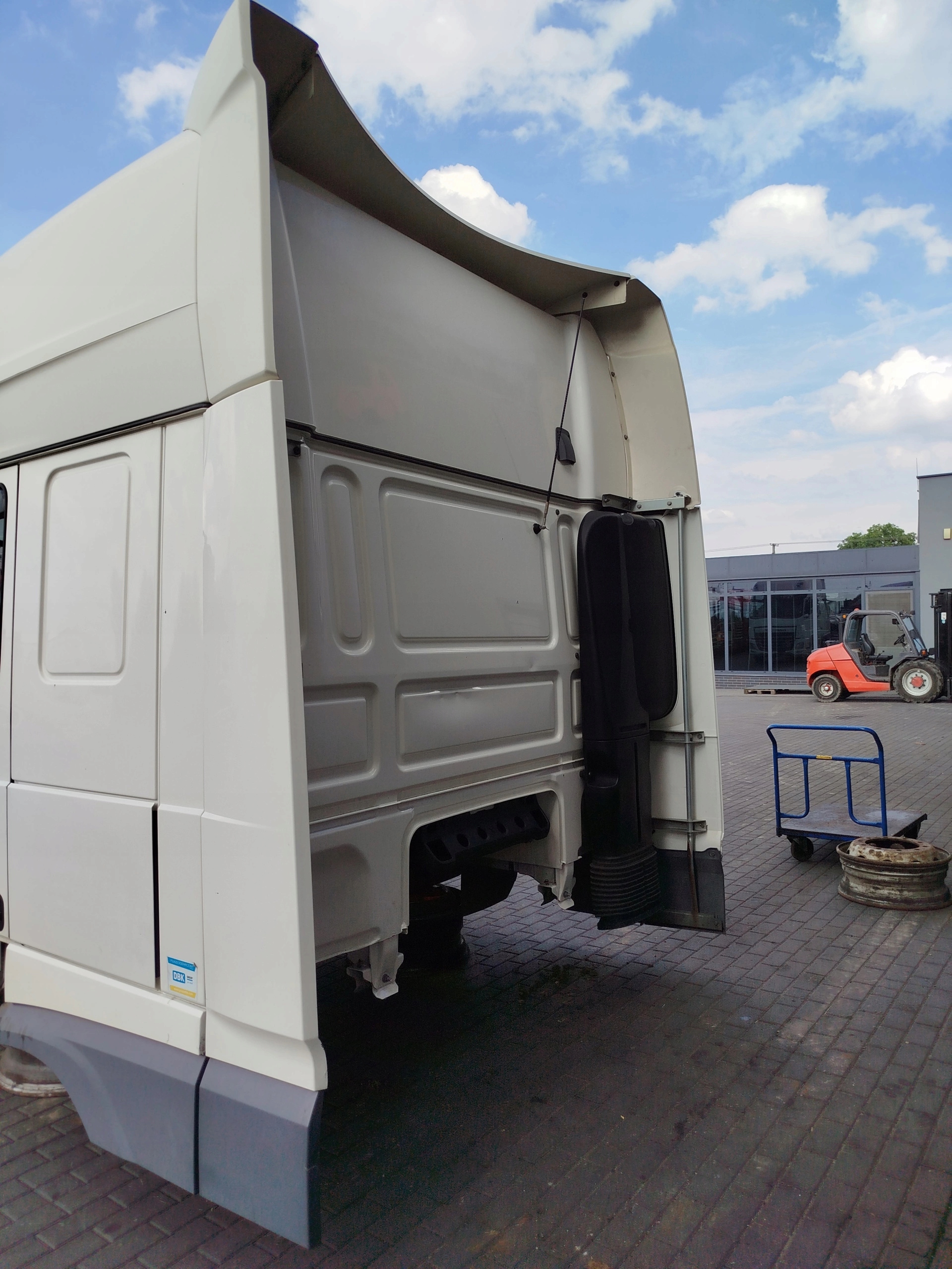 KABINA DAF XF 106 LIFT - obrazek 5