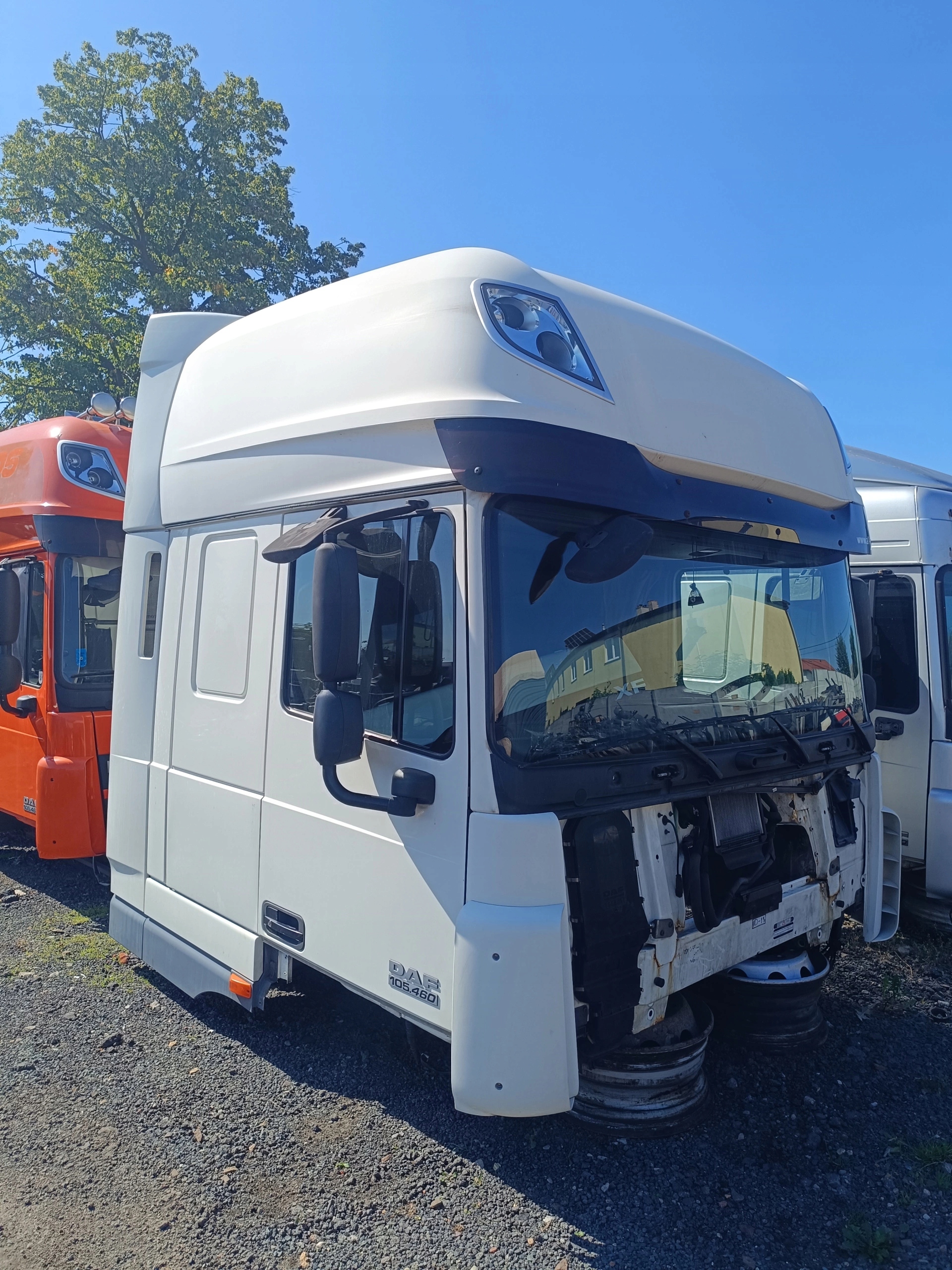 KABINA DAF XF 105 RÓŻNE RODZAJE WYPRZEDAŻ - obrazek 2
