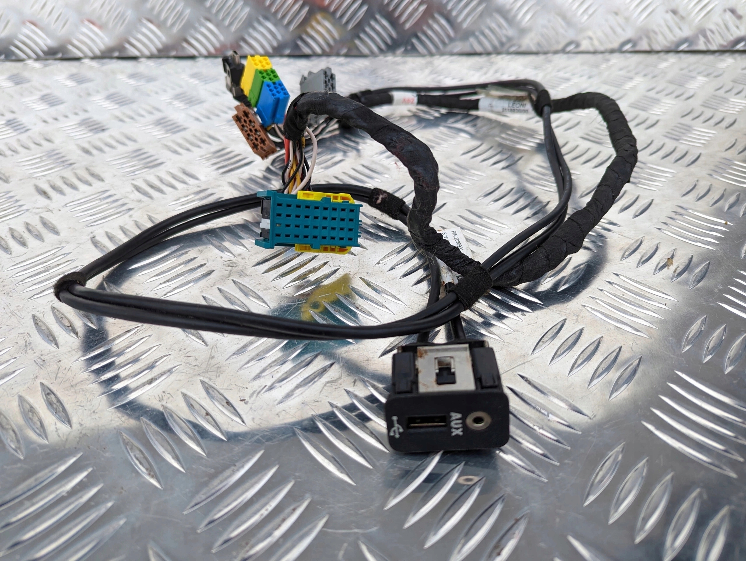 WIĄZKA GNIAZDO AUX USB DAF XF 106 LIFT