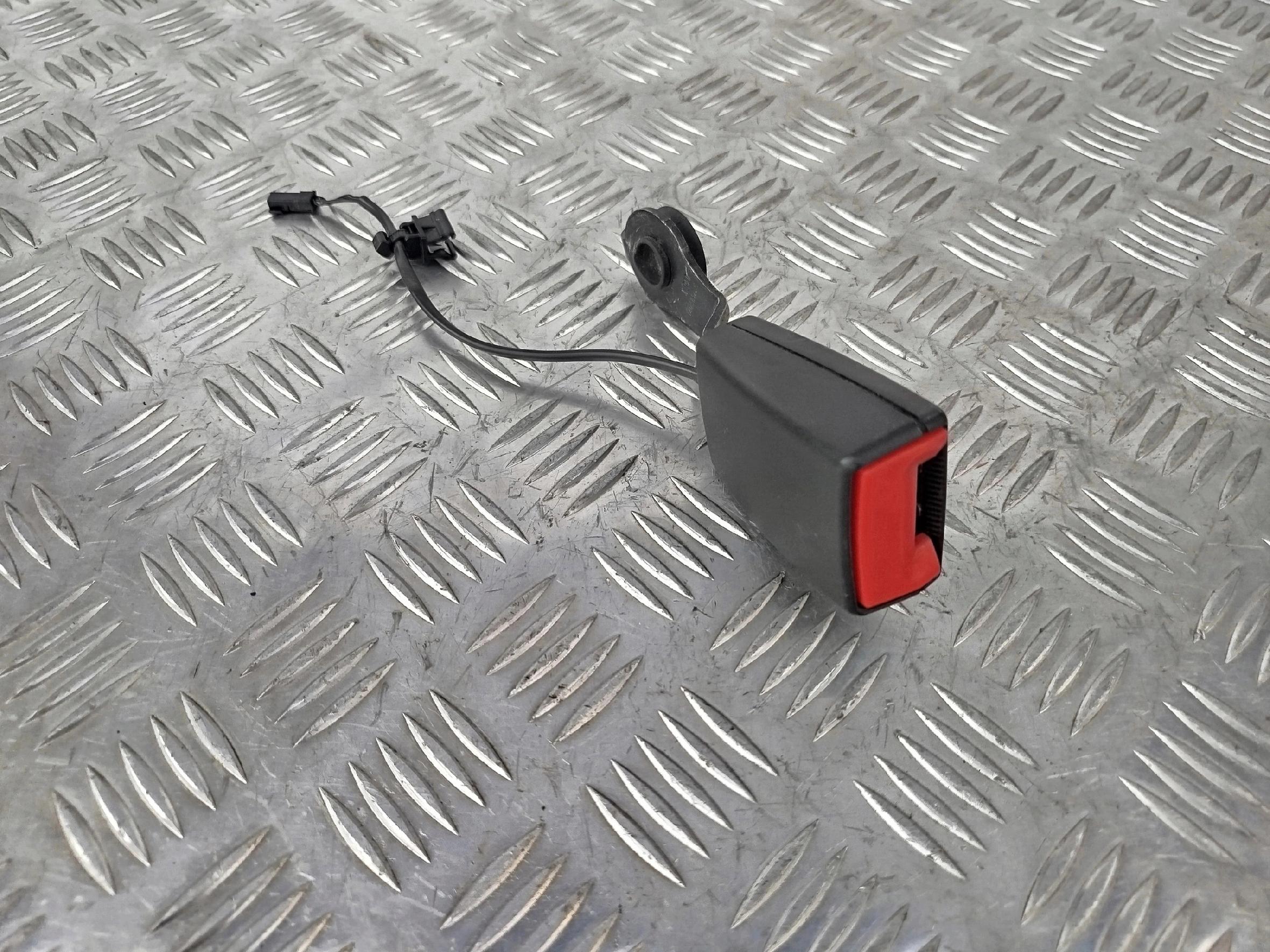 GNIAZDO PASA FOTELA RECARO SCANIA NTG - obrazek 2