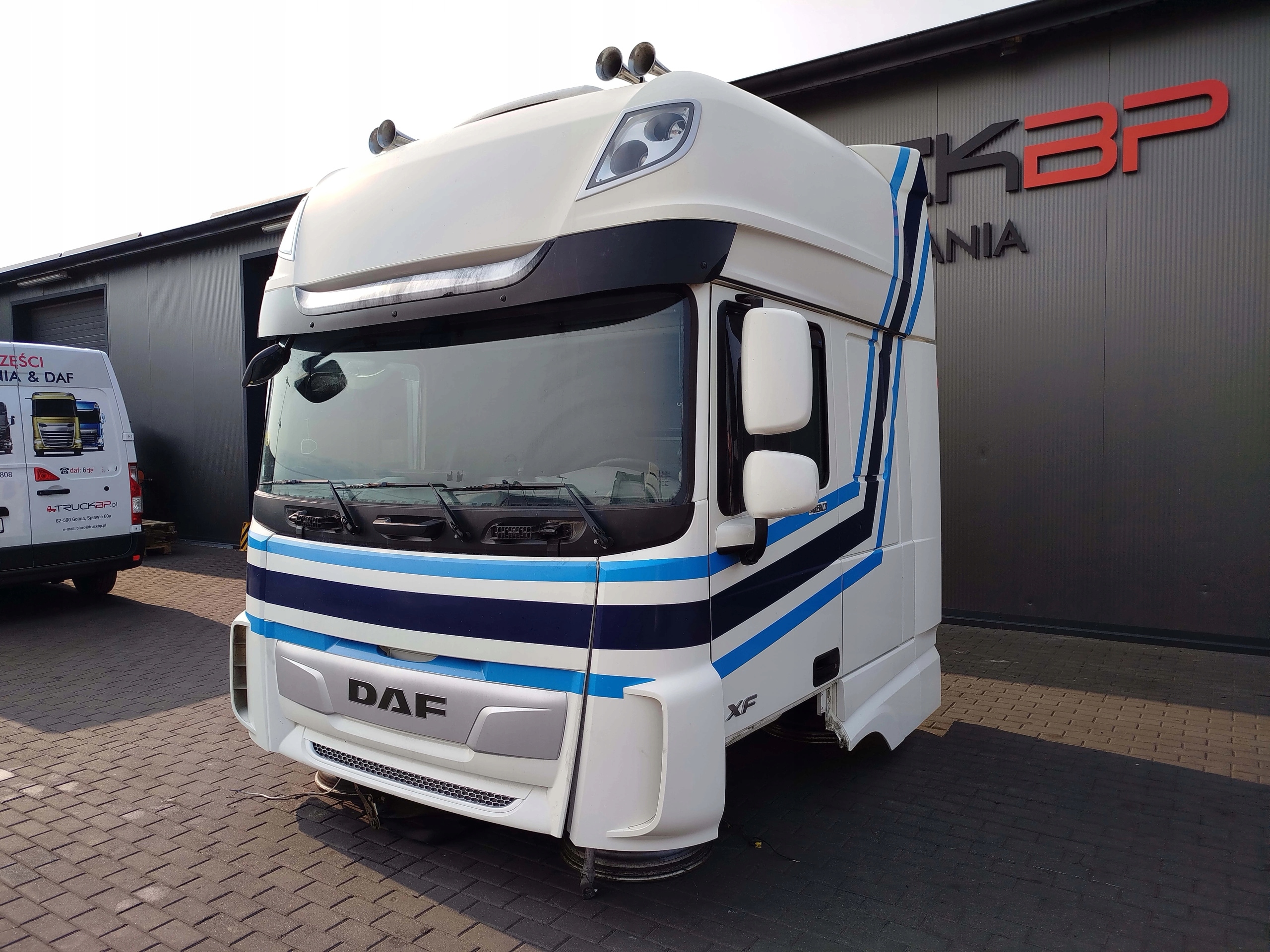 KABINA DAF XF 106 LIFT - obrazek 7