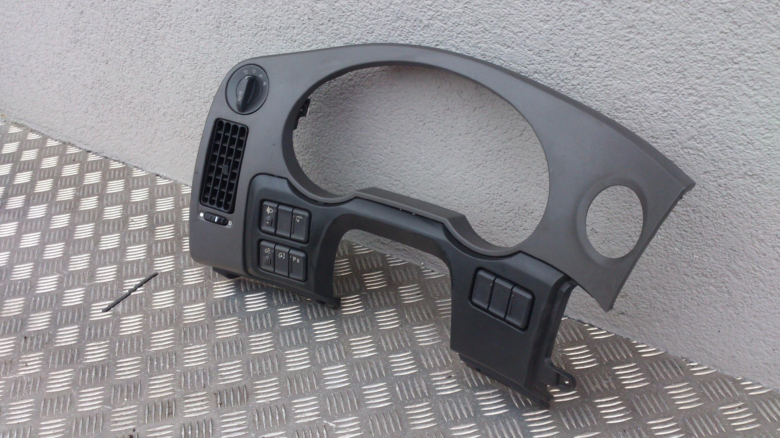 RAMKA OSŁONA OBUDOWA ZEGARÓW DAF XF 106 - obrazek 2