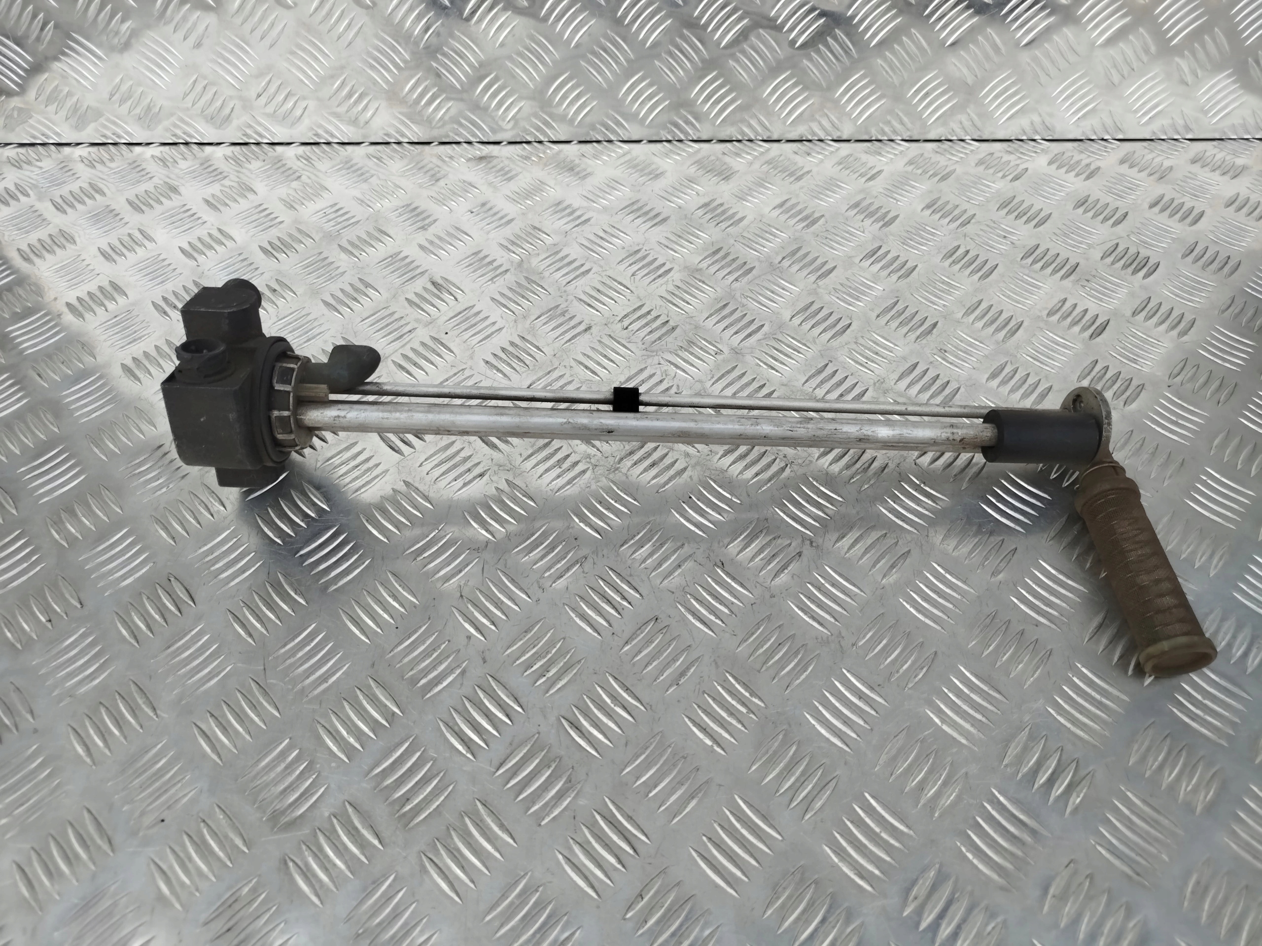 SMOK FAJKA CZUJNIK PALIWA SCANIA HPI MEGA EURO 5 - obrazek 3