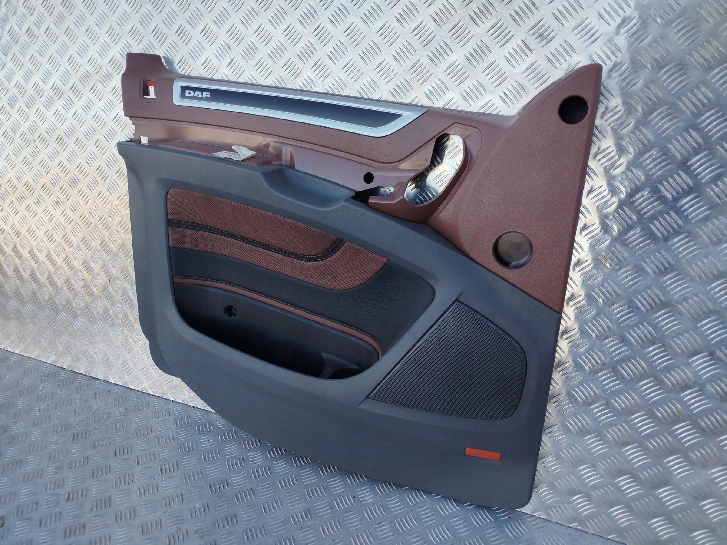 TAPICERKA BOCZEK DRZWI LEWY DAF XF 106 LIFT - obrazek 2