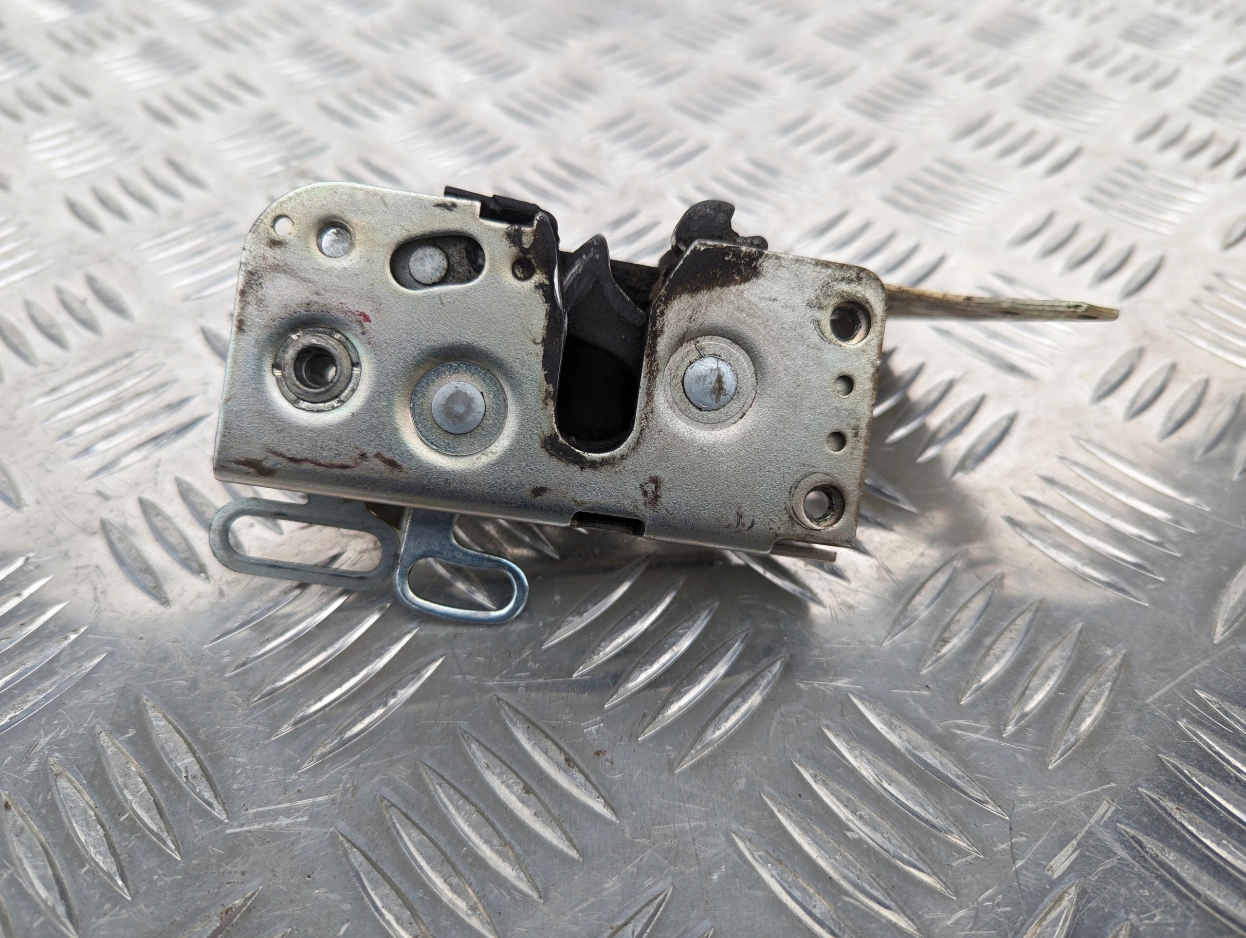 ZAMEK DRZWI LEWY SCANIA R