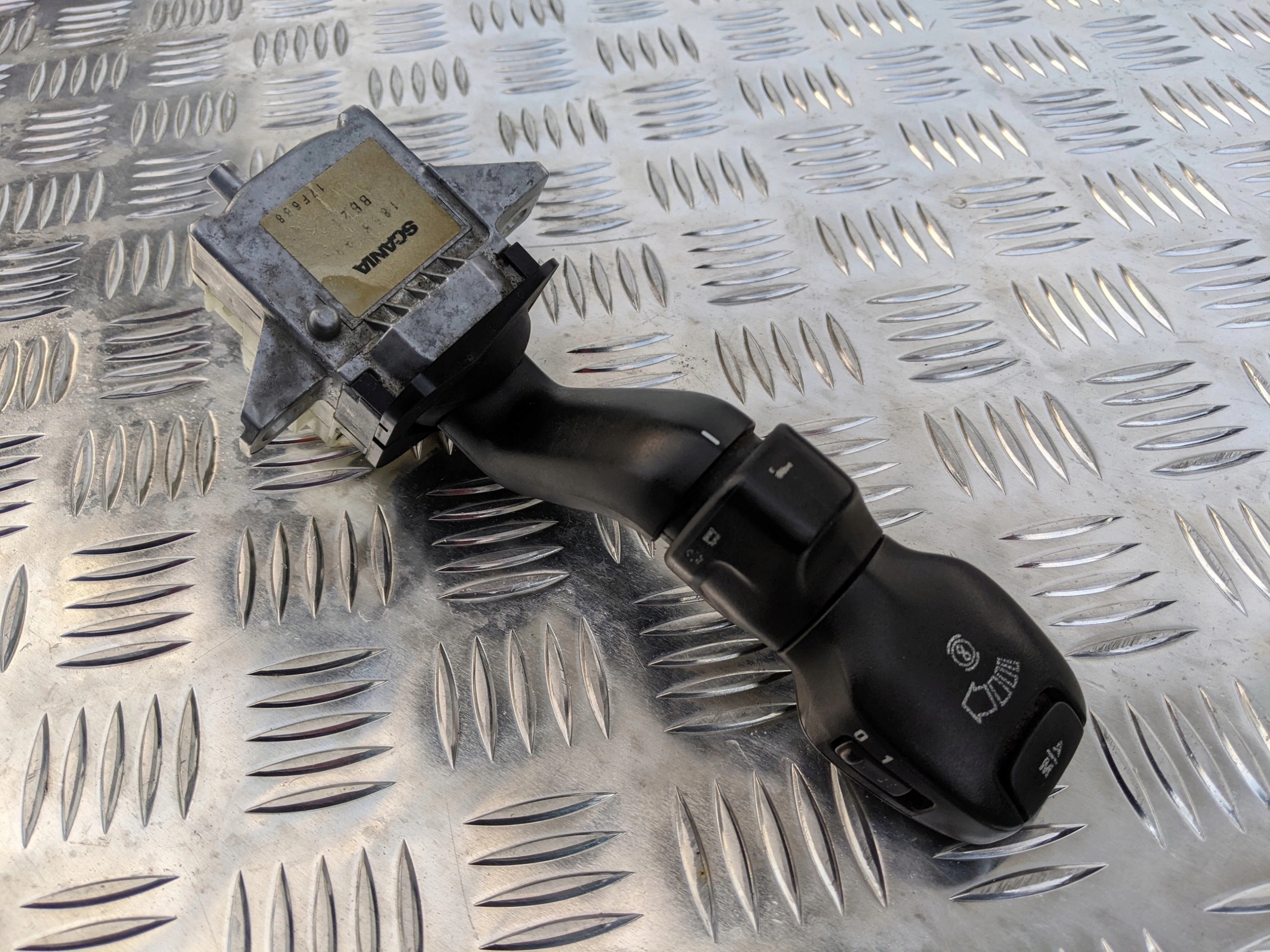 PRZEŁĄCZNIK MANETKA DO ZMIANY BIEGÓW SCANIA R OPC - obrazek 2