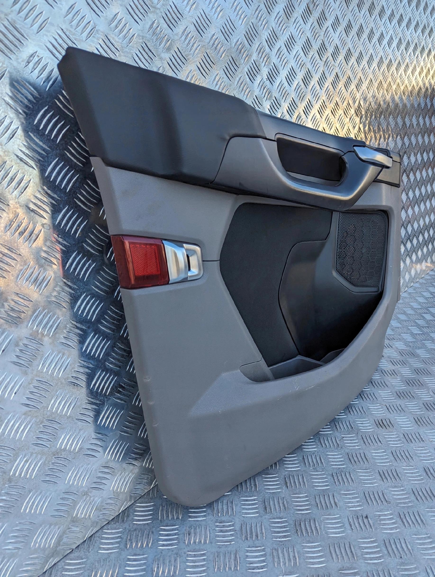 TAPICERKA BOCZNA BOCZEK DRZWI LEWY SCANIA S NTG - obrazek 2