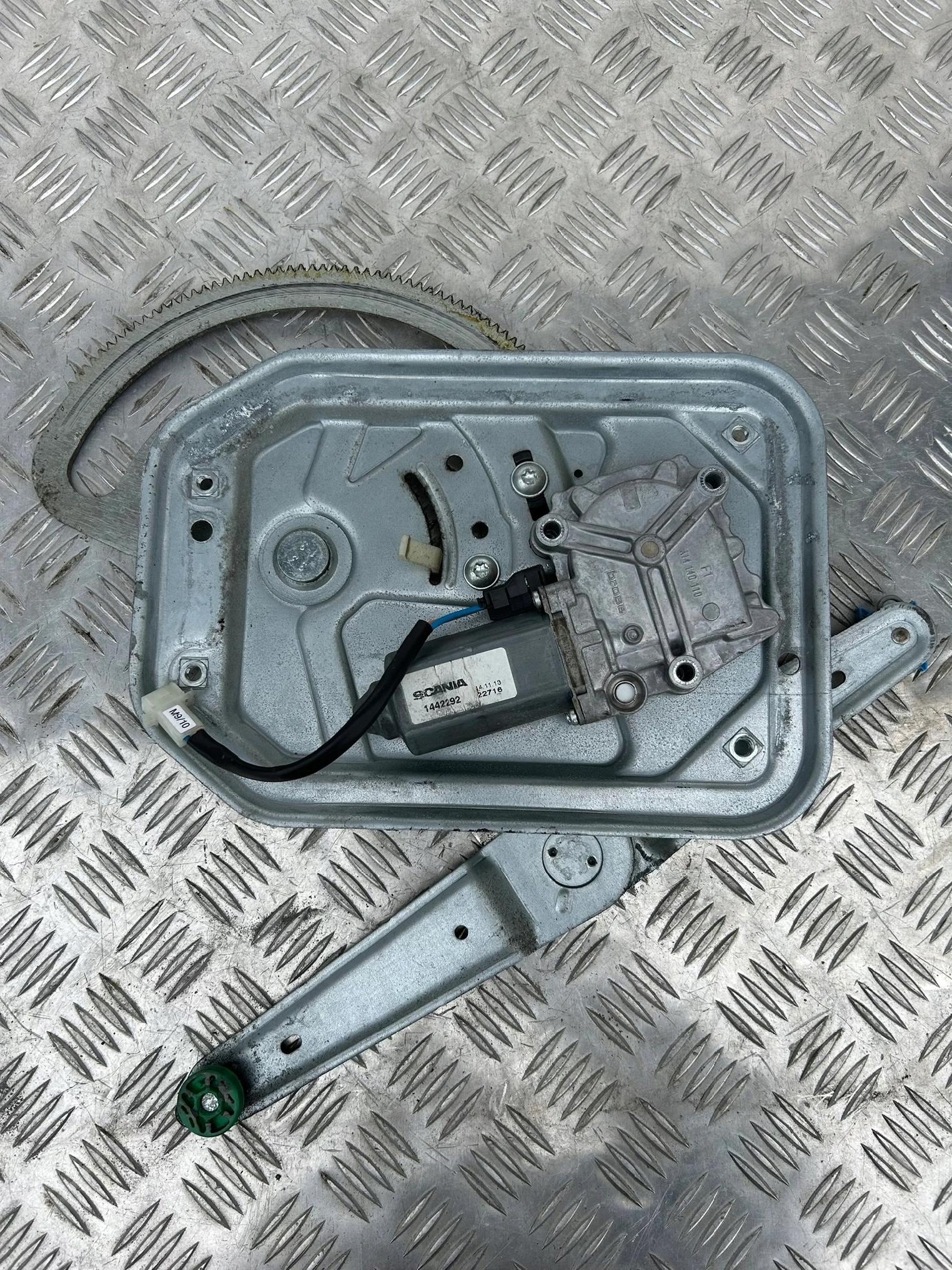 SILNICZEK SIŁOWNIK PODNOSZENIA SZYBY PRAWY SCANIA R - obrazek 2