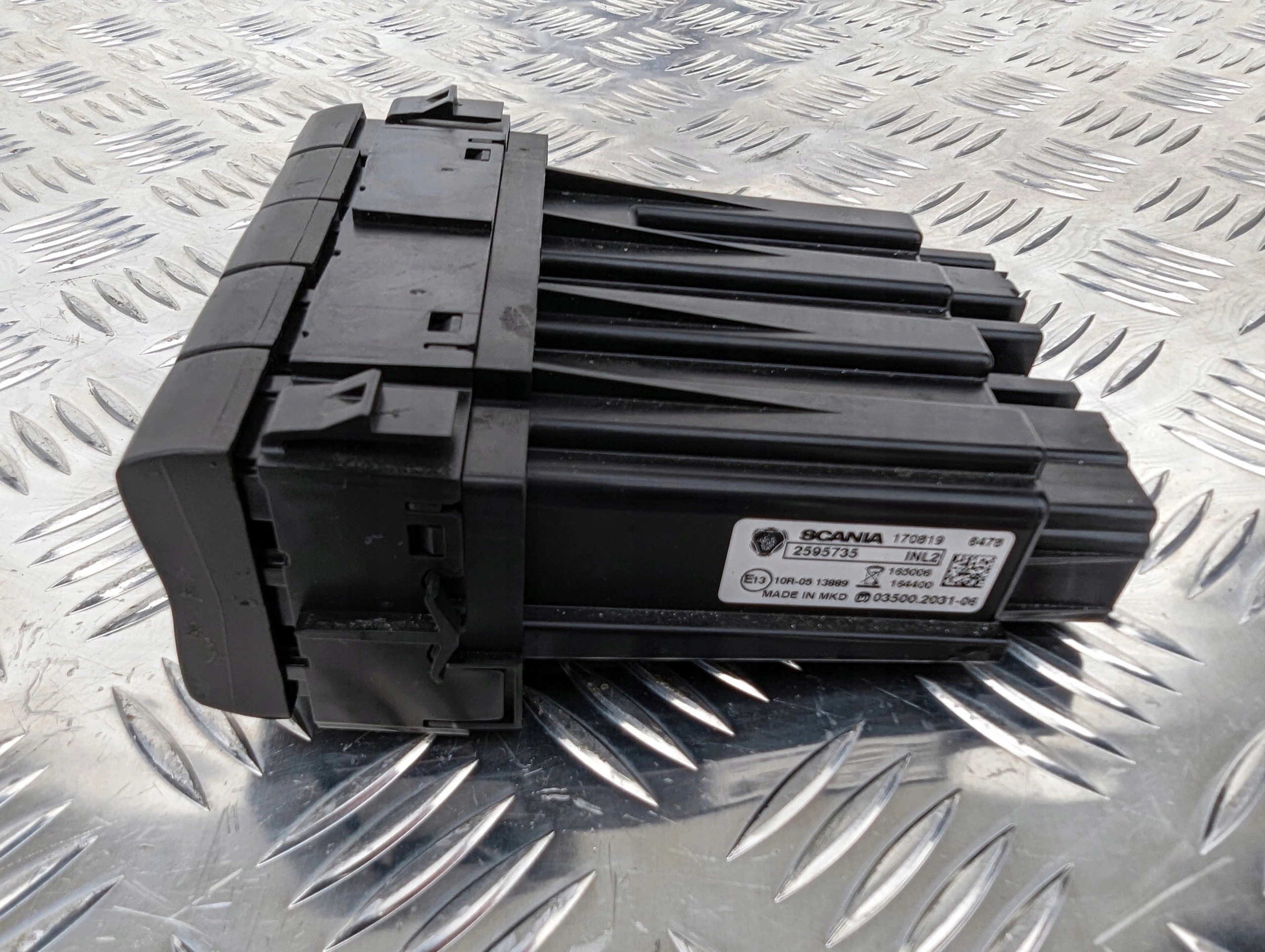 PRZYCISKI PANEL STEROWANIA SCANIA NTG - obrazek 4