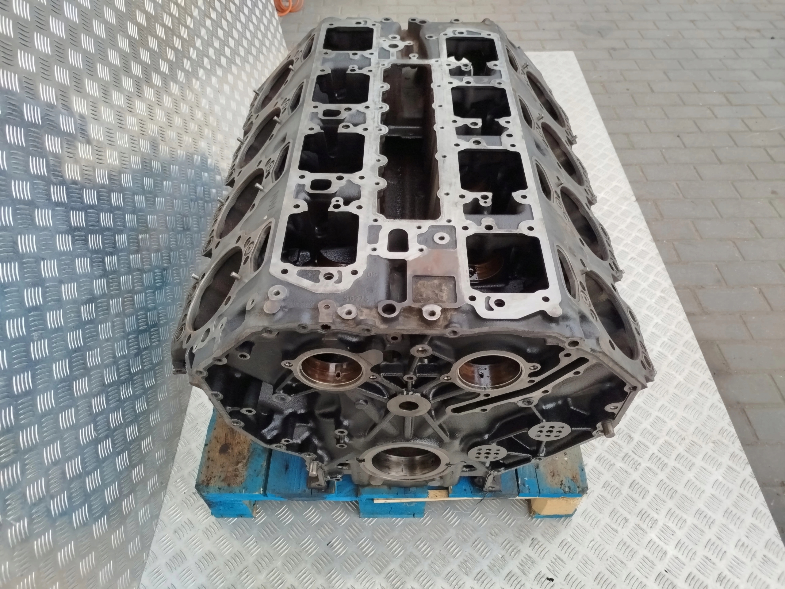 BLOK SILNIKA SCANIA V 520 580 EURO 6 - obrazek 2