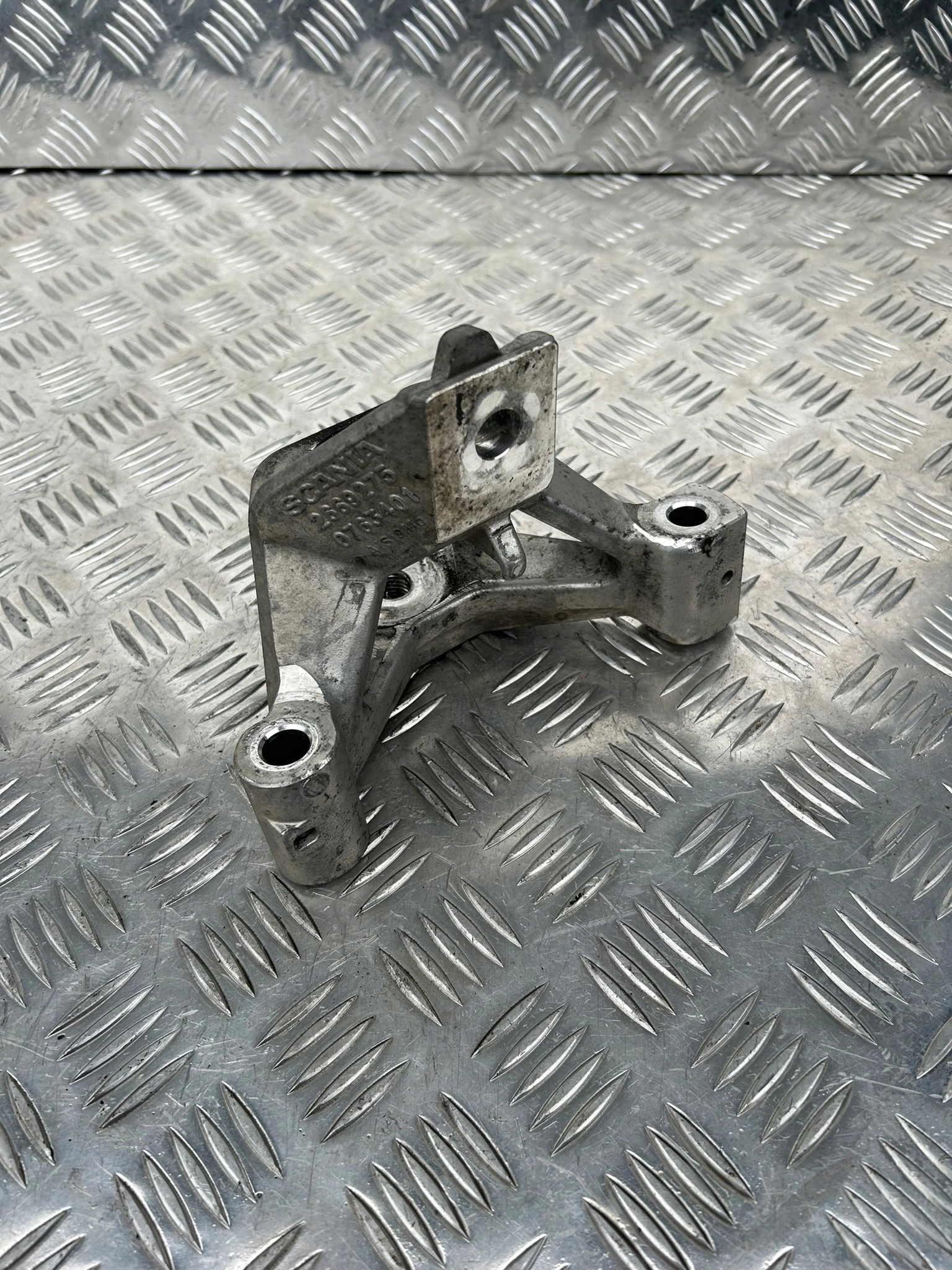 WSPORNIK SIŁOWNIKA ODCHYLENIA KABINY SCANIA NEXT GEN NTG