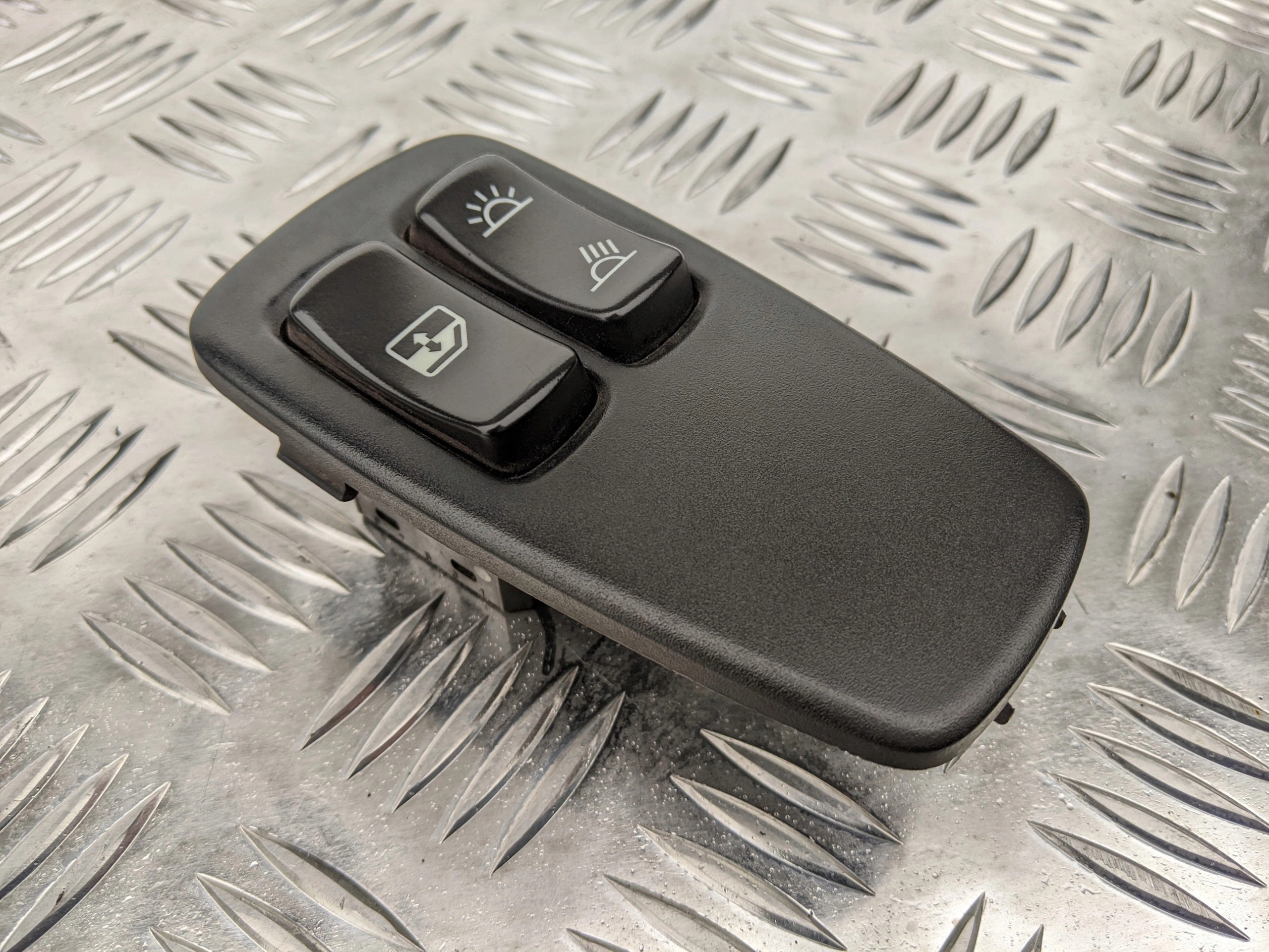 WŁĄCZNIK PRZEŁĄCZNIK SZYB SCANIA R - obrazek 4