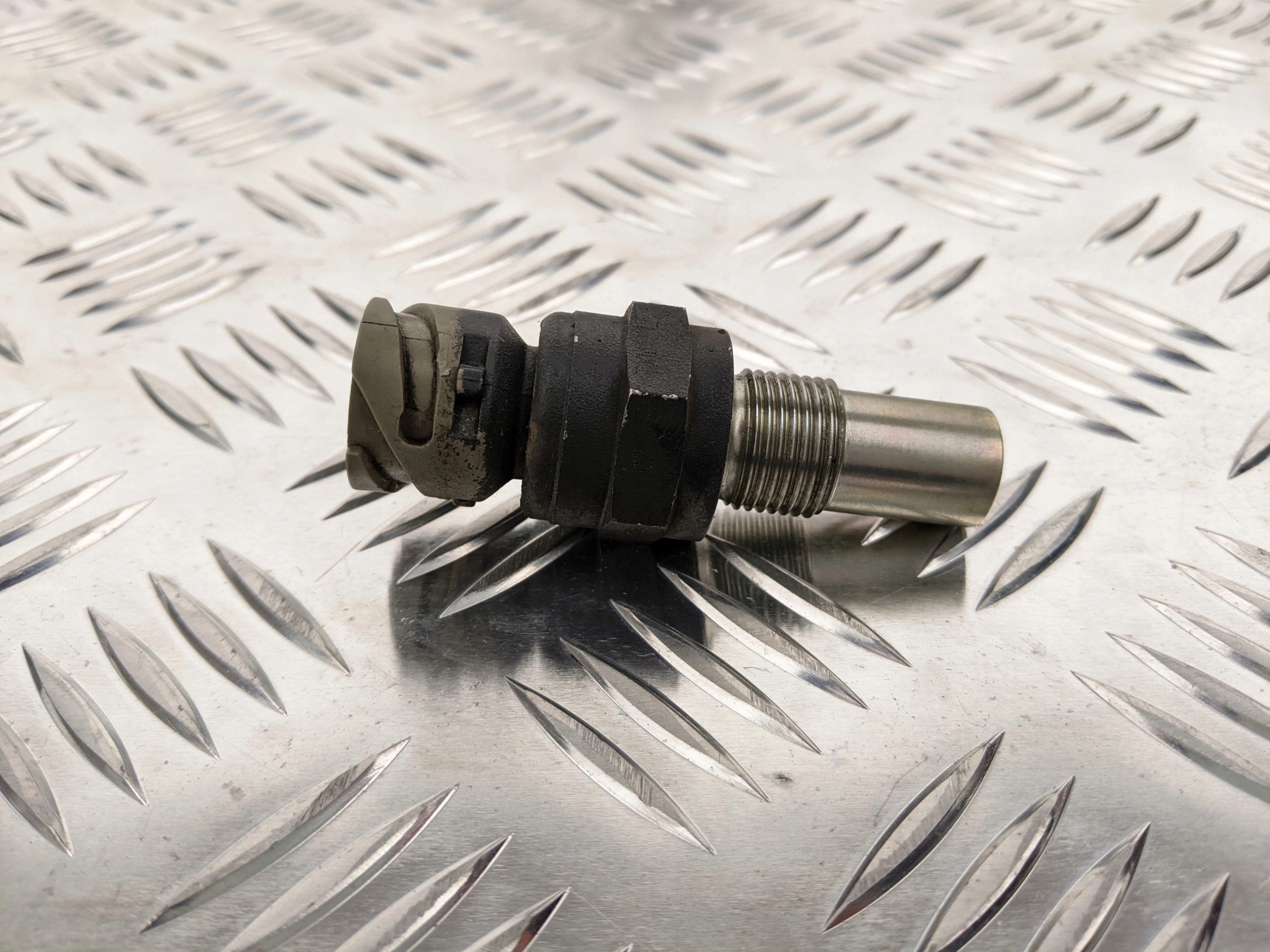 CZUJNIK PRĘDKOŚCI OBROTOWEJ SCANIA GRS 905 895